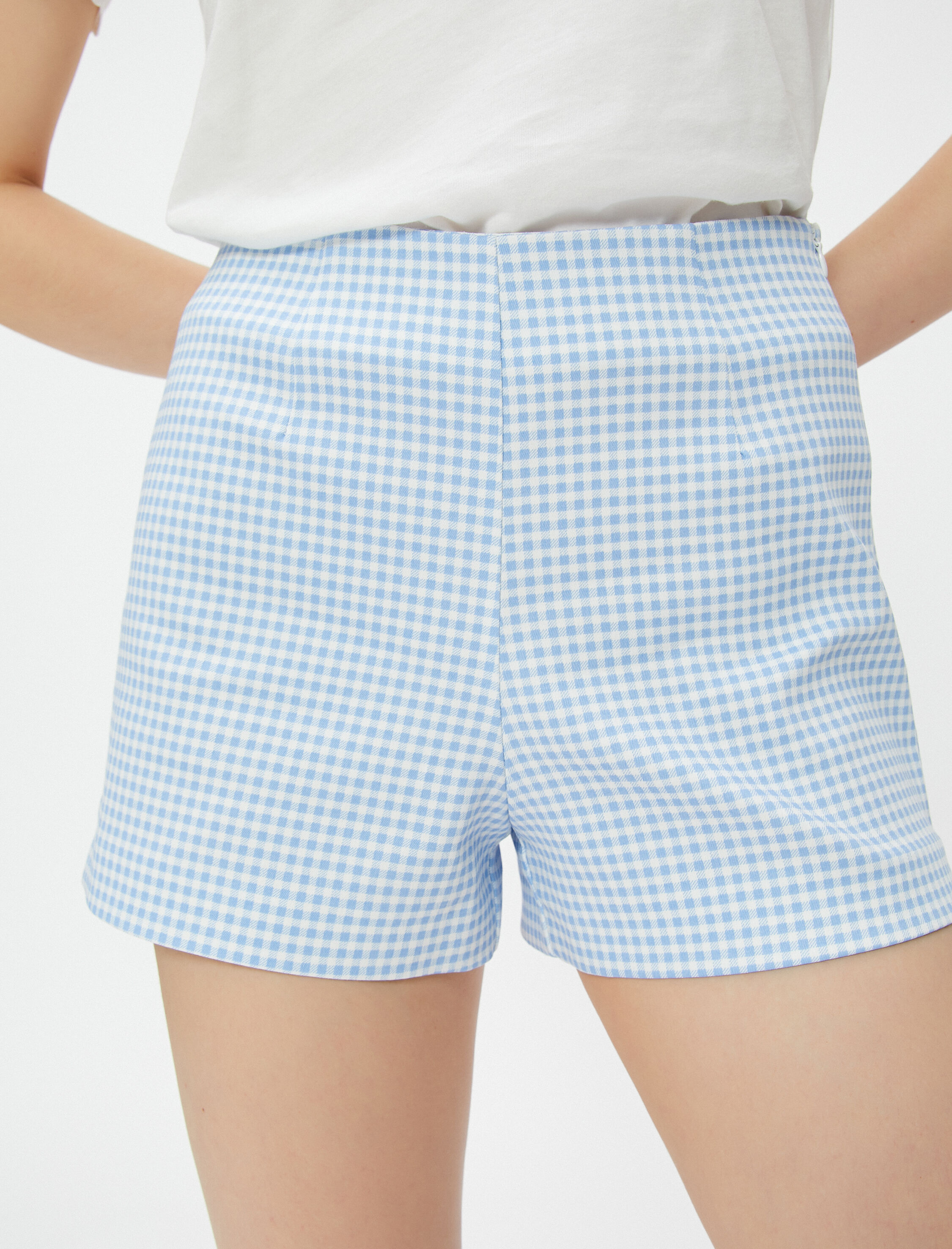   Mini Yırtmaç Detaylı Şort