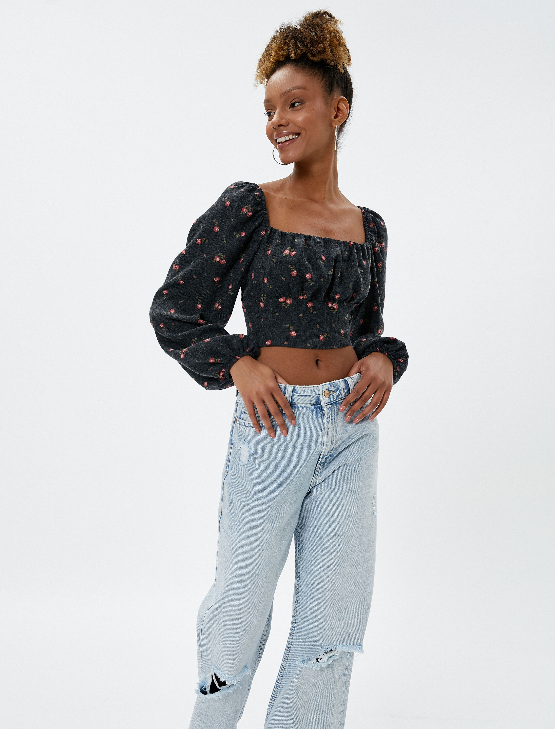   Crop Bluz Çiçekli Balon Kollu Kare Yaka Viskon Karışımlı