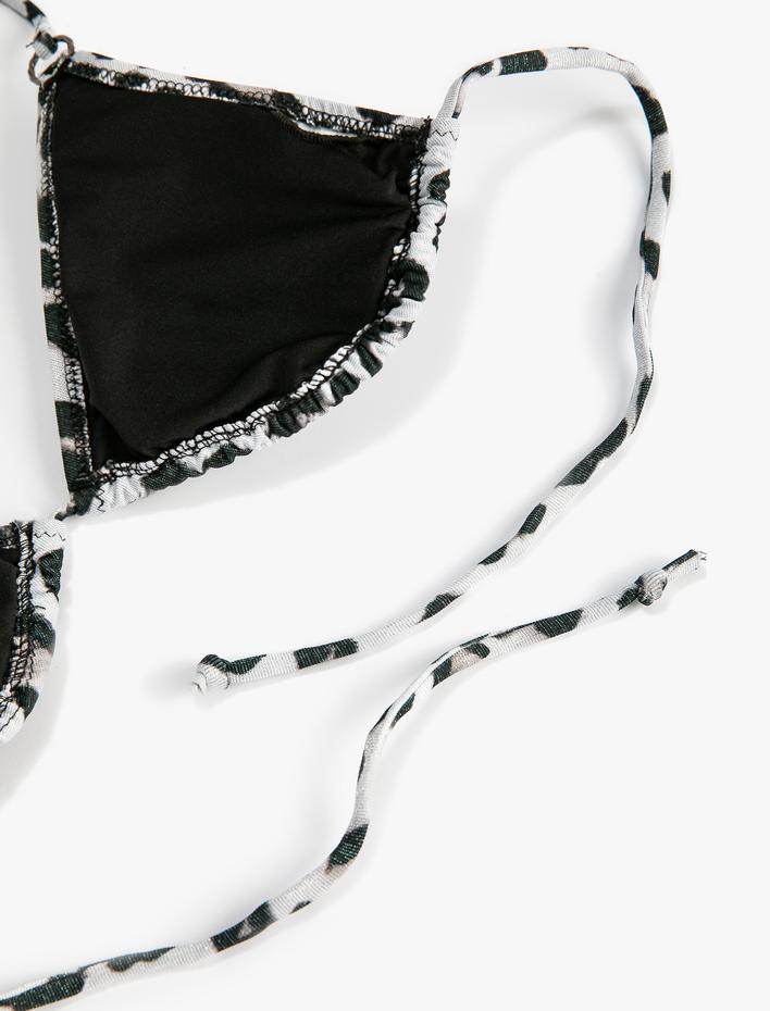  Leopar Desenli Üçgen Bikini Üstü Boyundan Bağlamalı