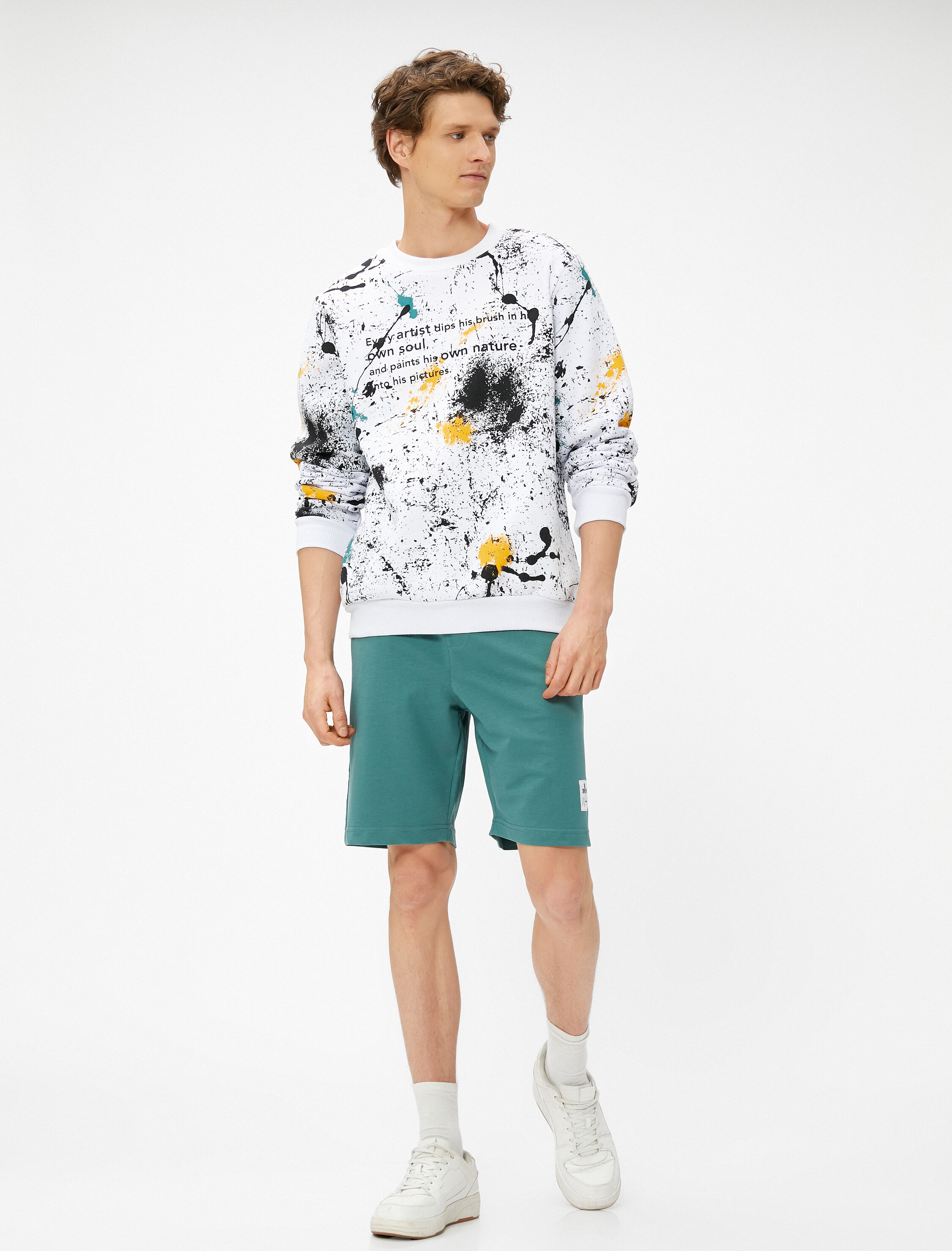   Beli Bağcıklı Şort Dar Kesim Cepli Etiket Baskılı