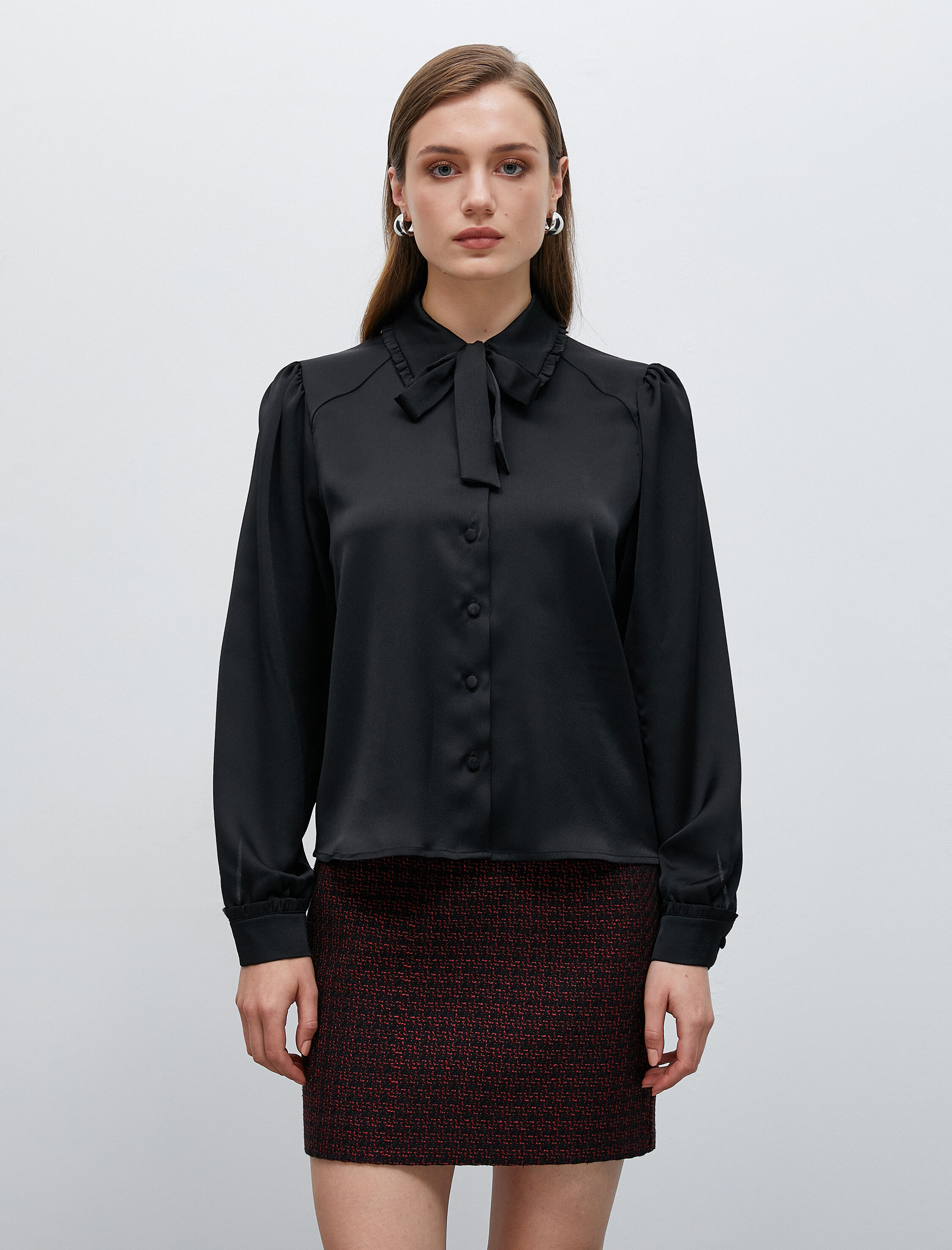   Saten Gömlek Fular Detaylı Uzun Kollu