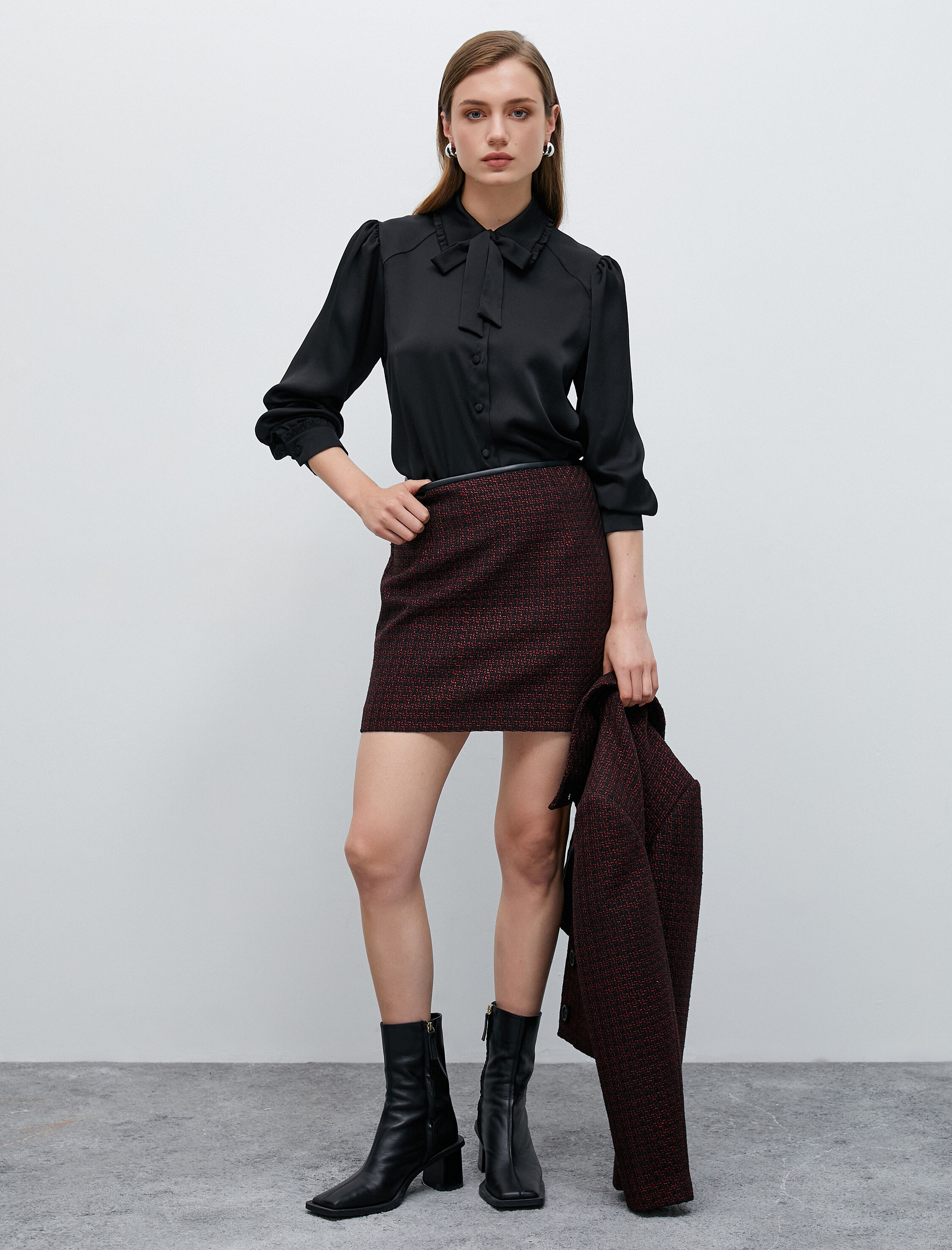   Saten Gömlek Fular Detaylı Uzun Kollu