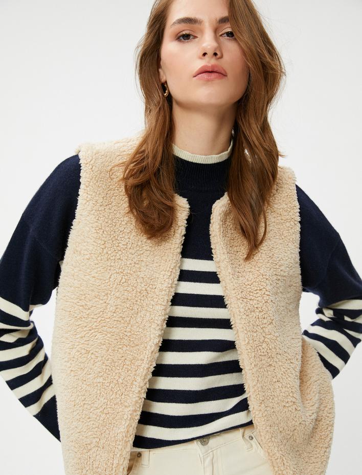  Peluş Yelek Yuvarlak Yaka Önü Açık