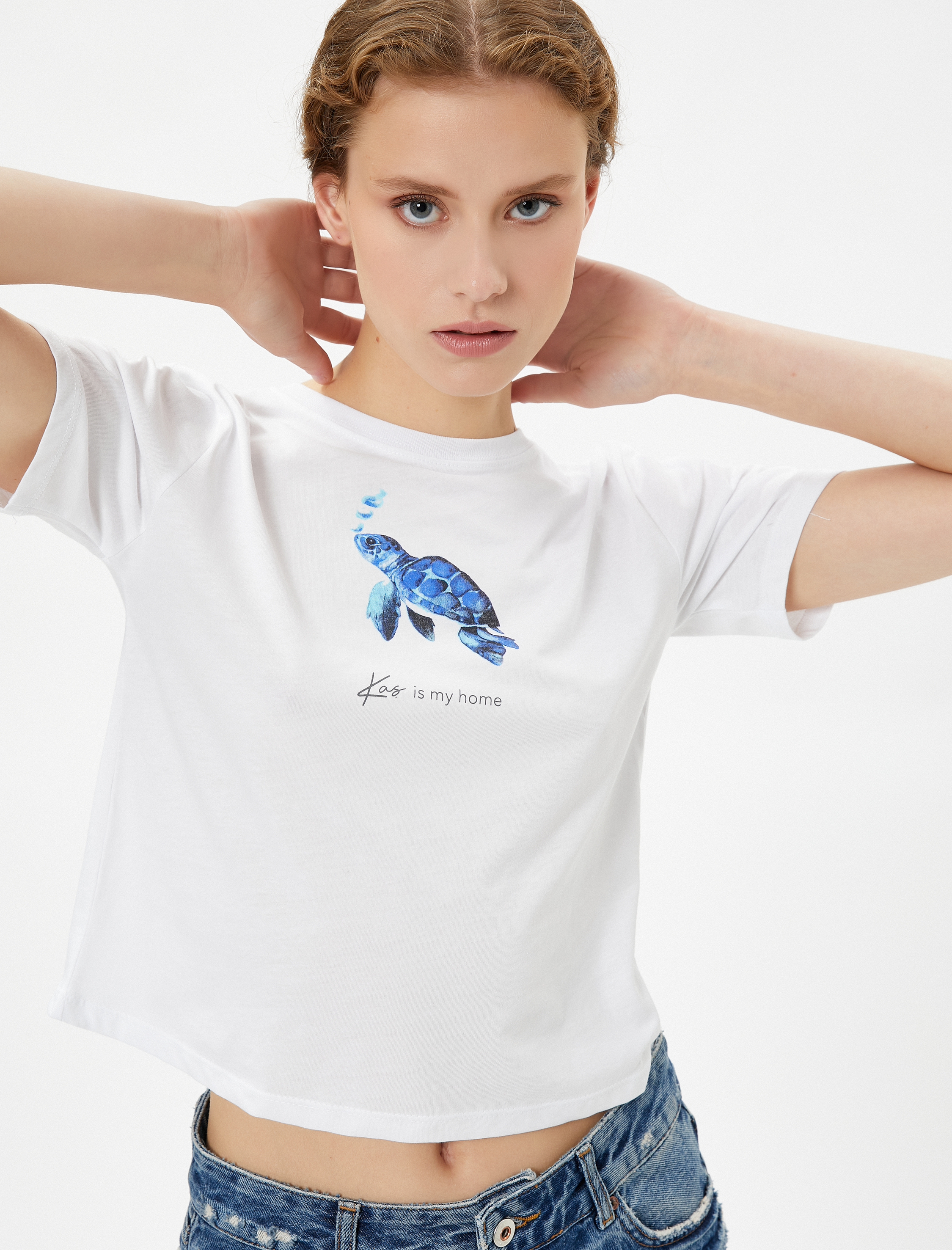   Koton X Şahika Ercümen - Caretta Caretta Baskılı Pamuklu Tişört