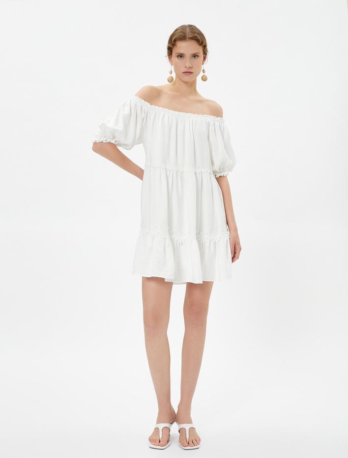  Mini Madonna Yaka Elbise Omzu Açık Katlı Papatya Detaylı