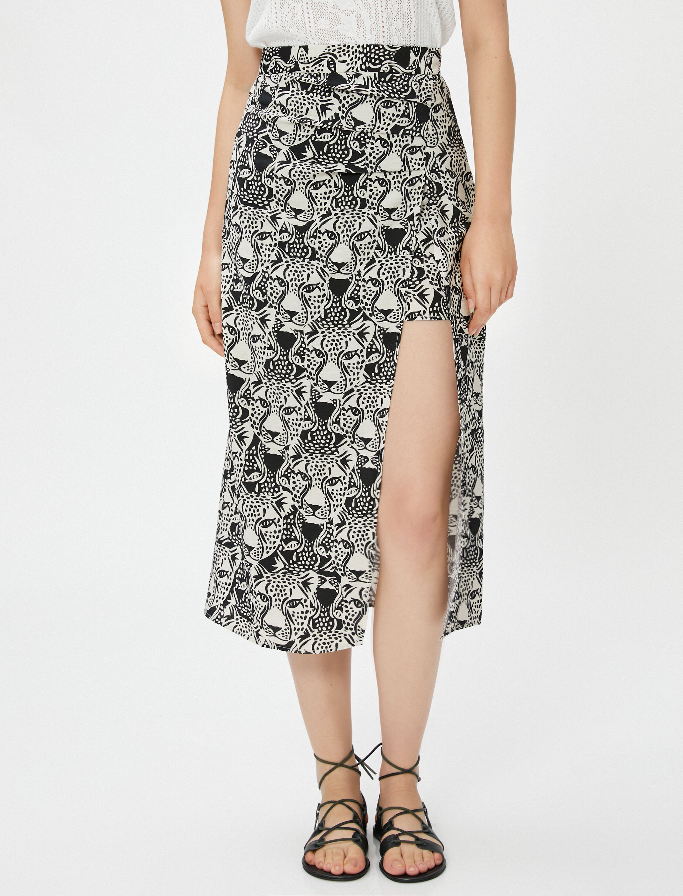   Melis Ağazat X Koton - Kaplan Baskılı Drapeli Midi Etek