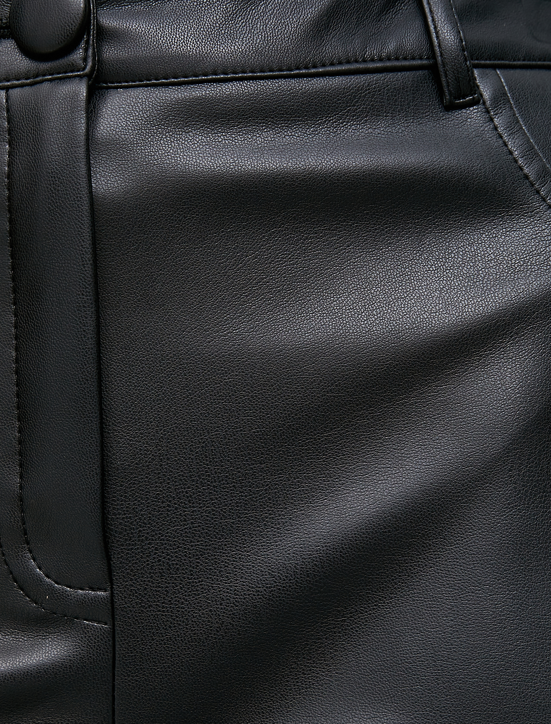 🎗 Model-PTL24026 💰 109,90 TL 🎀 Zara Şardonlu Deri Pantolon 👗 Beden:  S-M-L 👑 Kumaş : Deri ❤ Renk : Siyah 🎁 Kargo:…