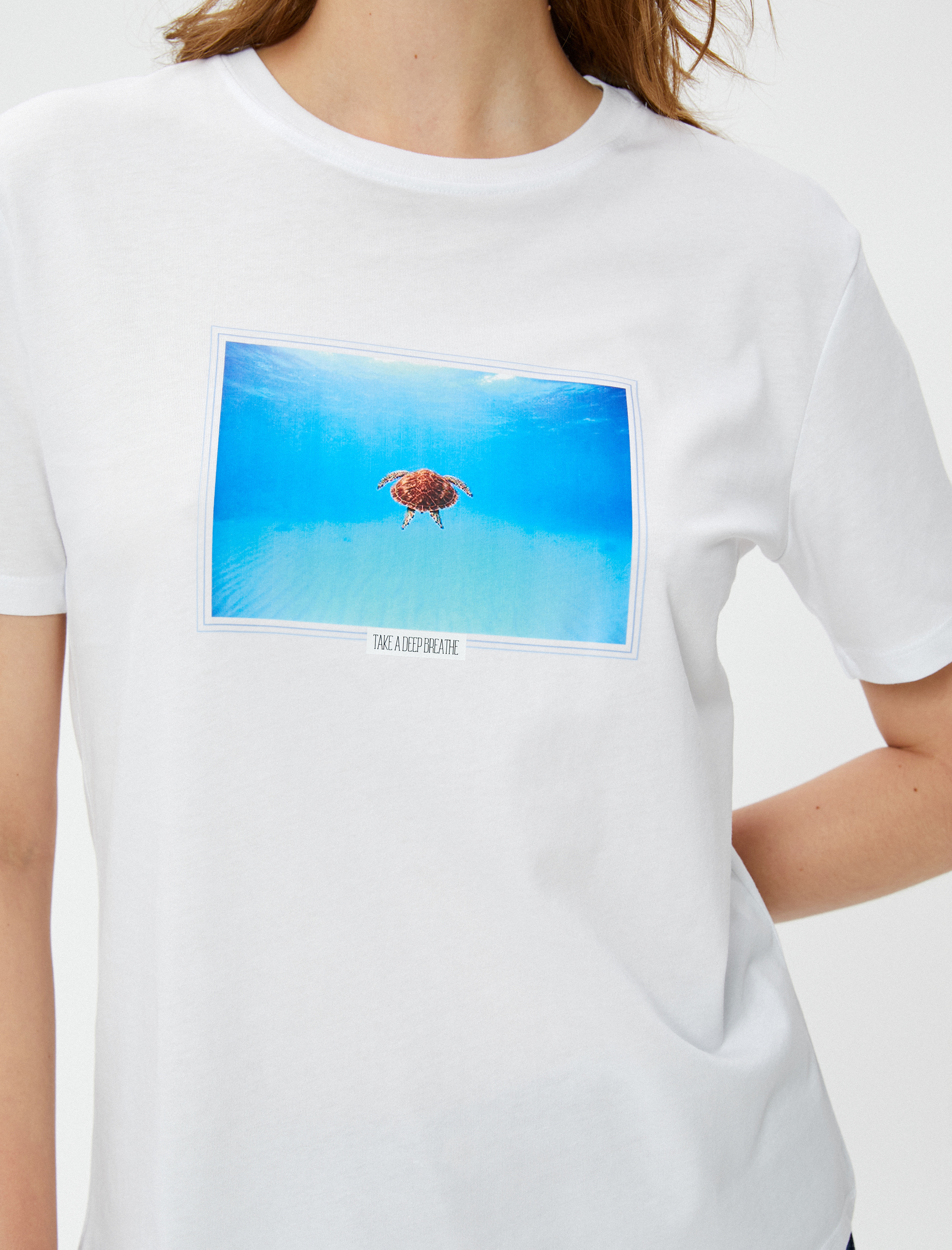   Koton X Şahika Ercümen - Deniz Baskılı Pamuklu Tişört