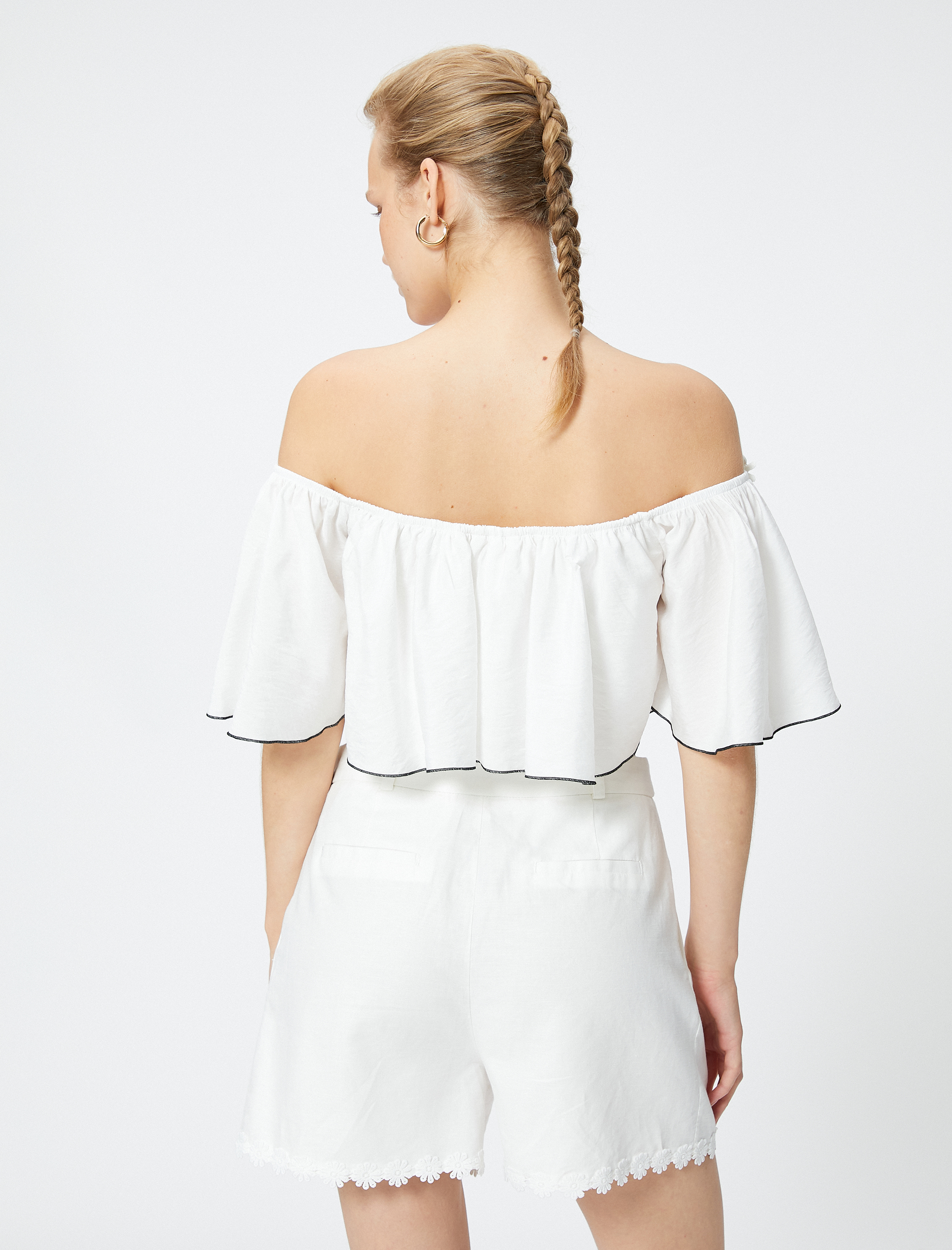   Omzu Açık Volanlı Crop Bluz