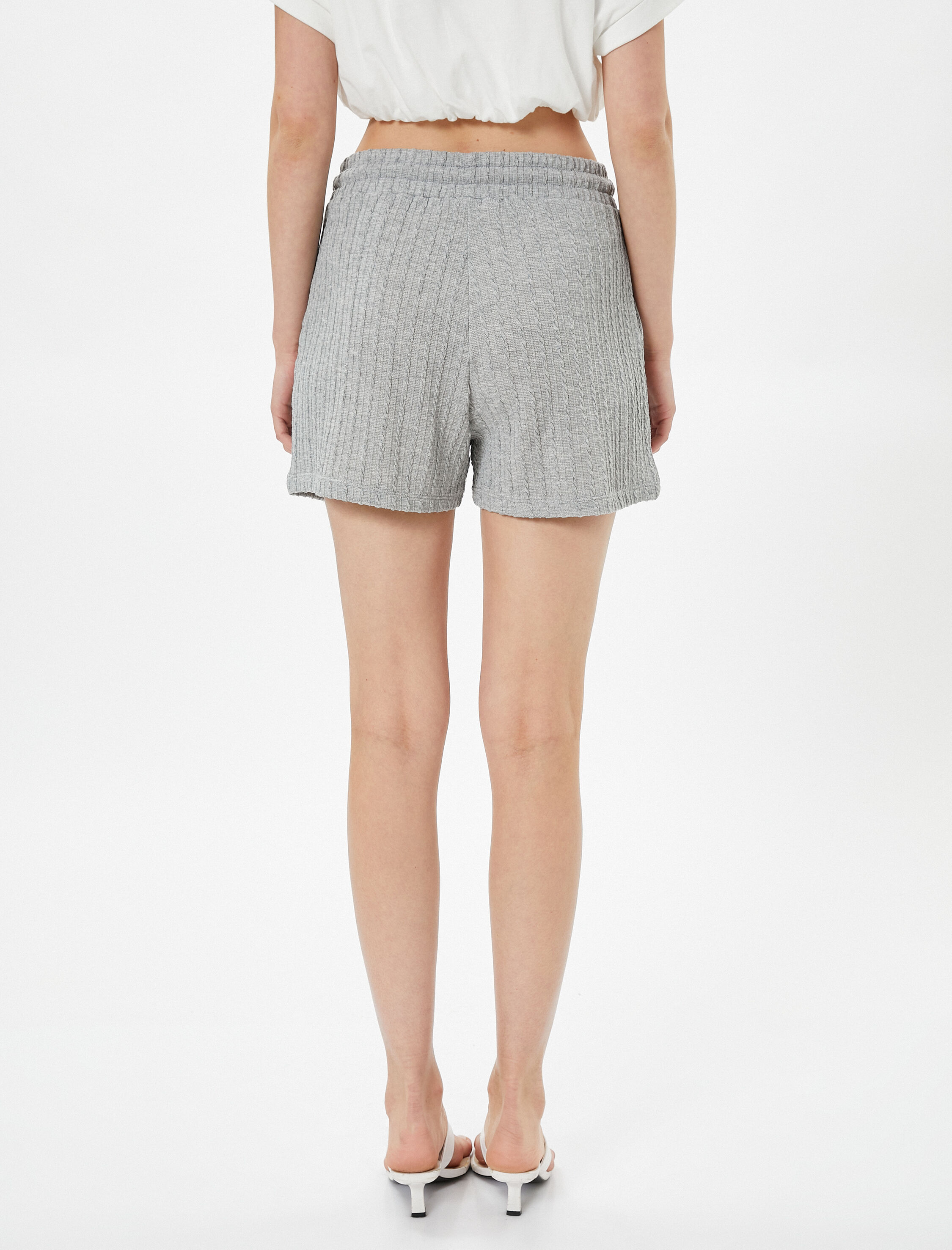   Beli Bağlamalı Şort Örgü Motifli