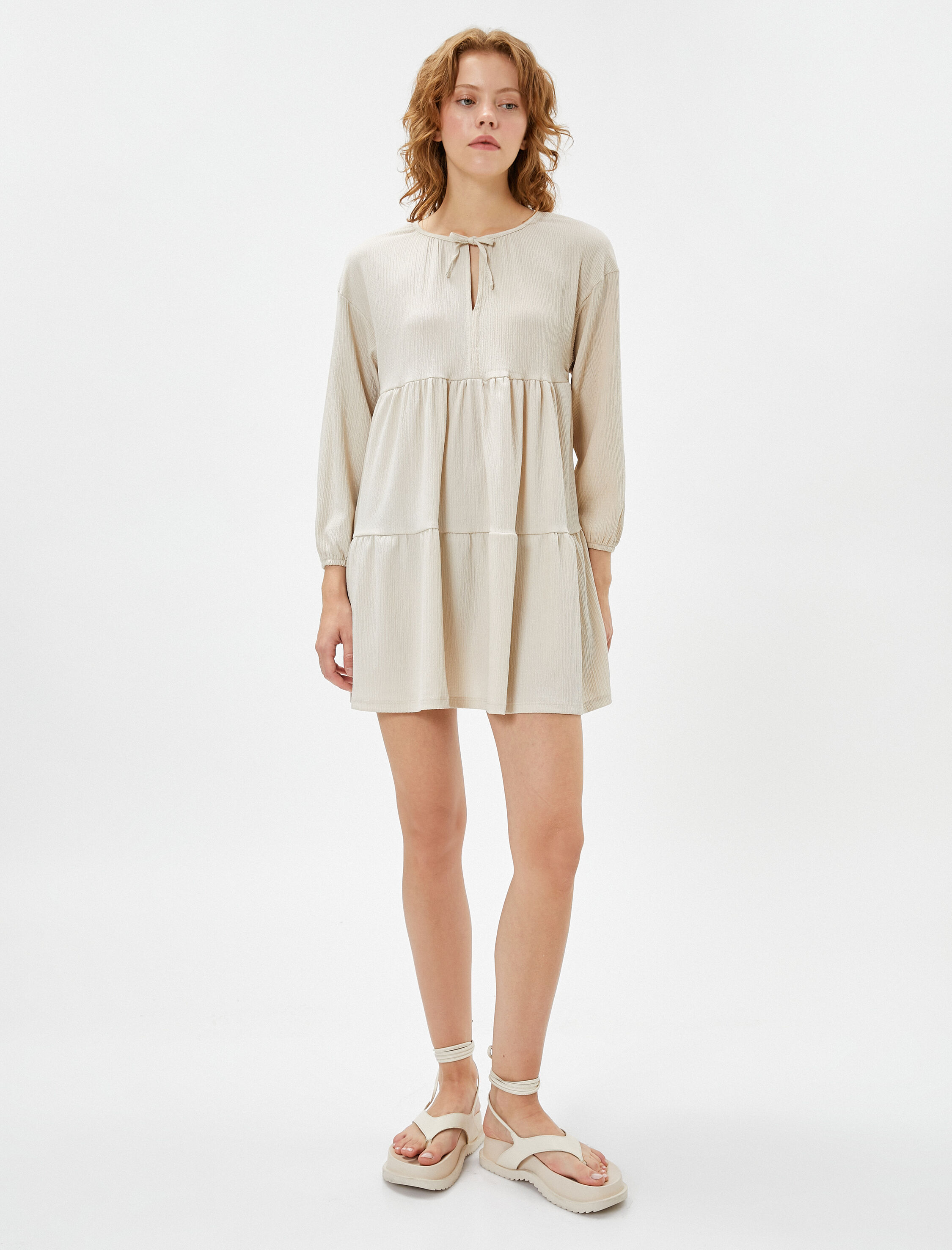   Uzun Kollu Elbise Mini Volanlı Pencere Bağlama Detaylı Dokulu Bürümcük