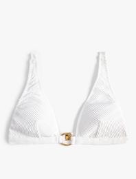 Üçgen Bikini Üstü Dokulu Metal Aksesuarlı