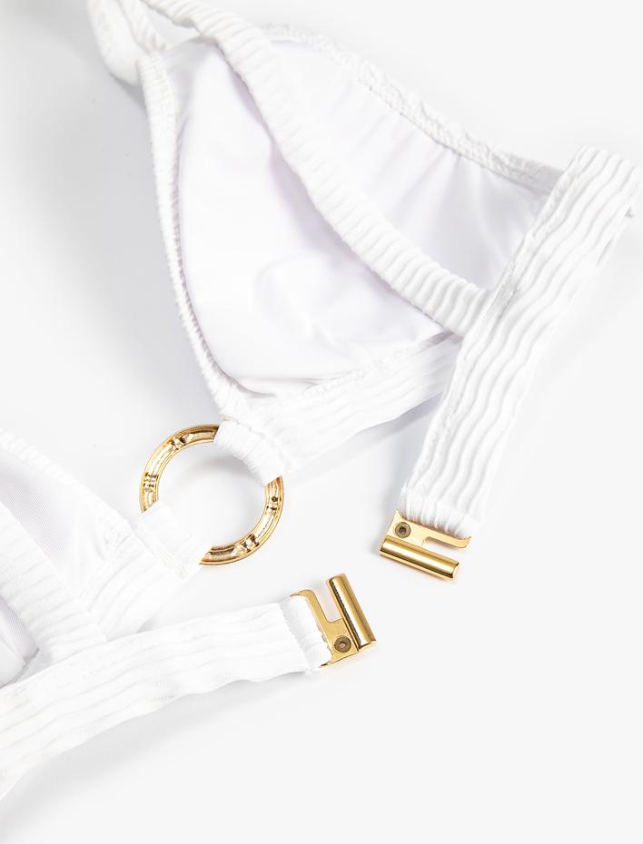  Üçgen Bikini Üstü Dokulu Metal Aksesuarlı