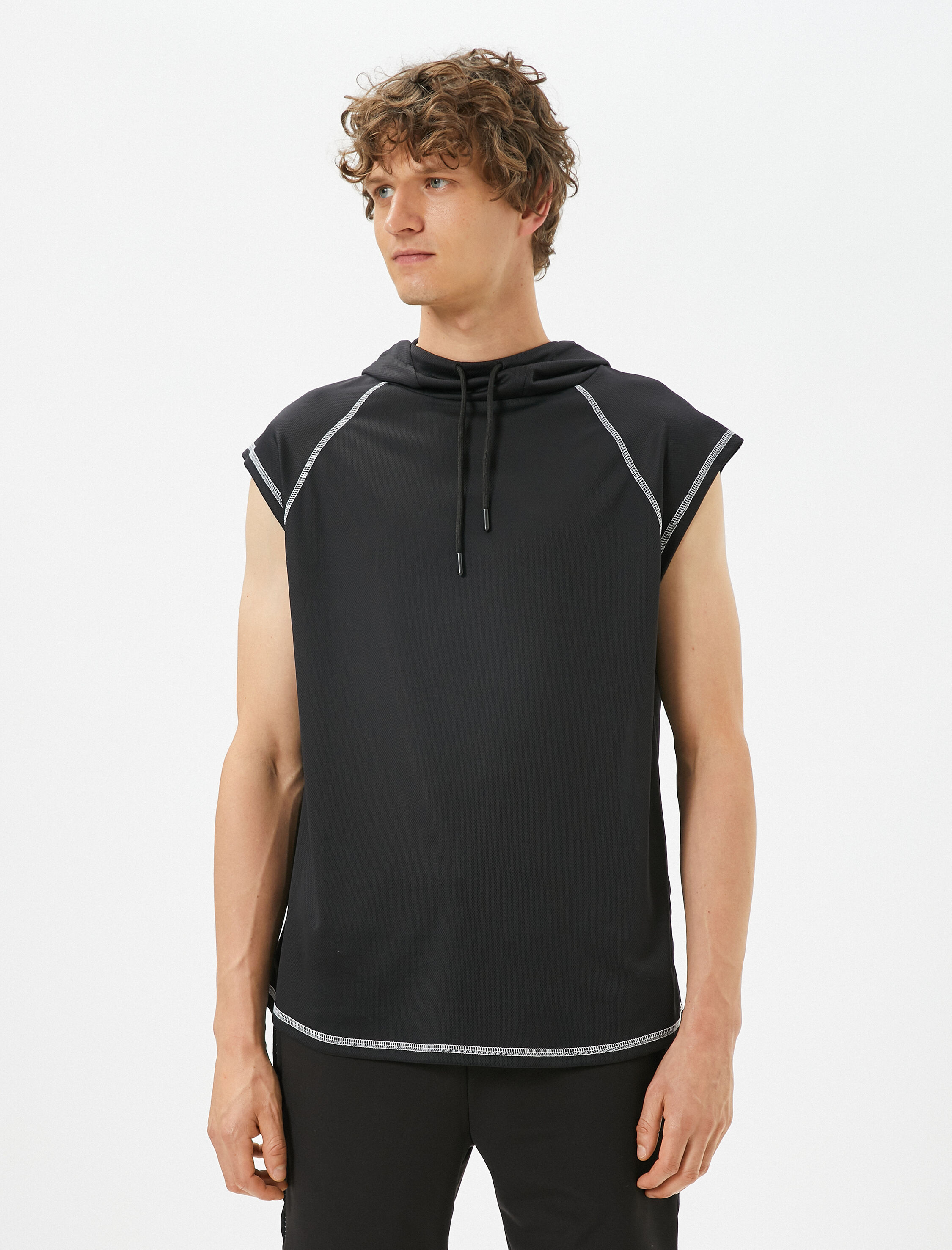   Sporcu Atleti Kapşonlu Dikiş Detaylı Kolsuz