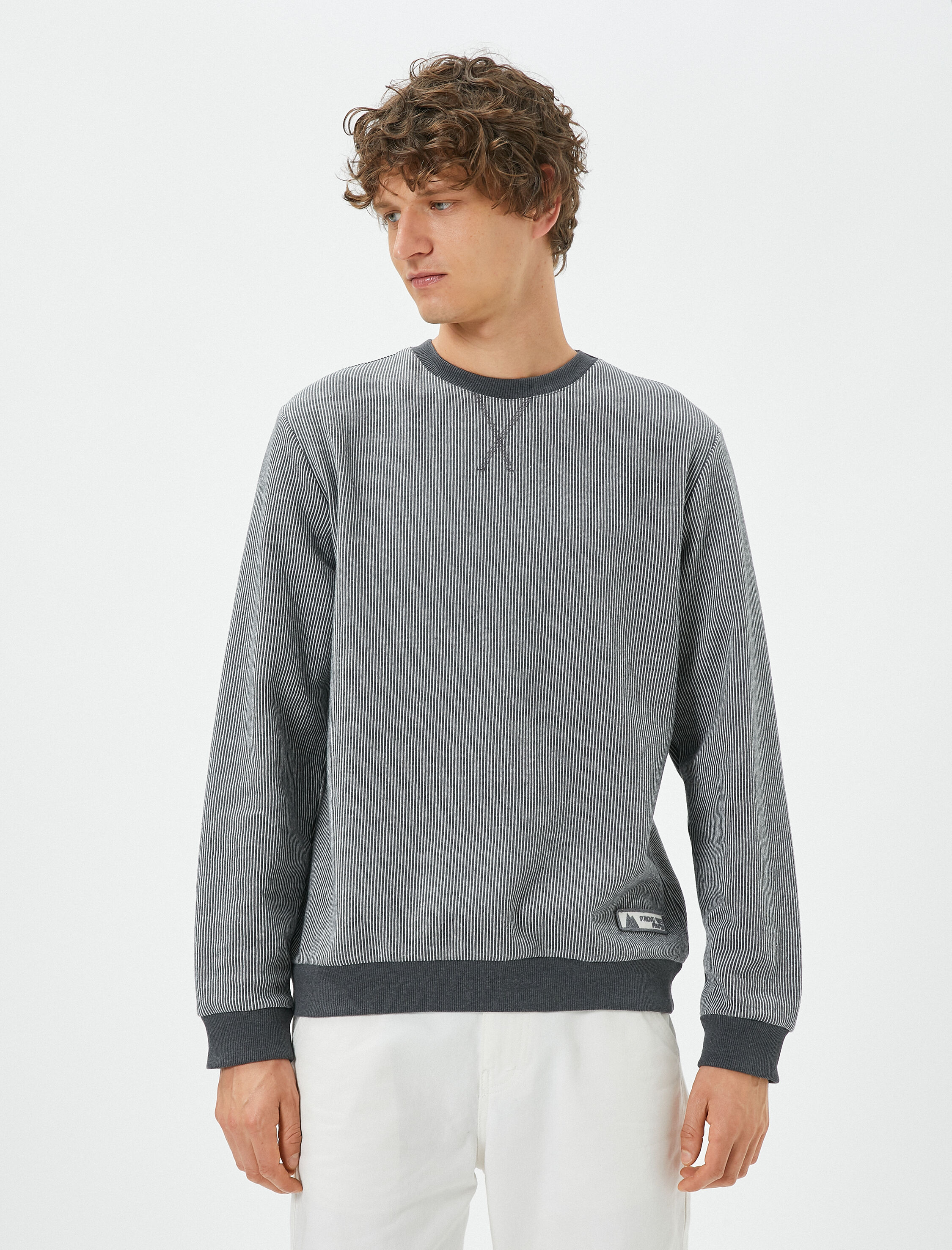   Çizgili Kazak Etiket Baskılı Bisiklet Yaka Uzun Kollu