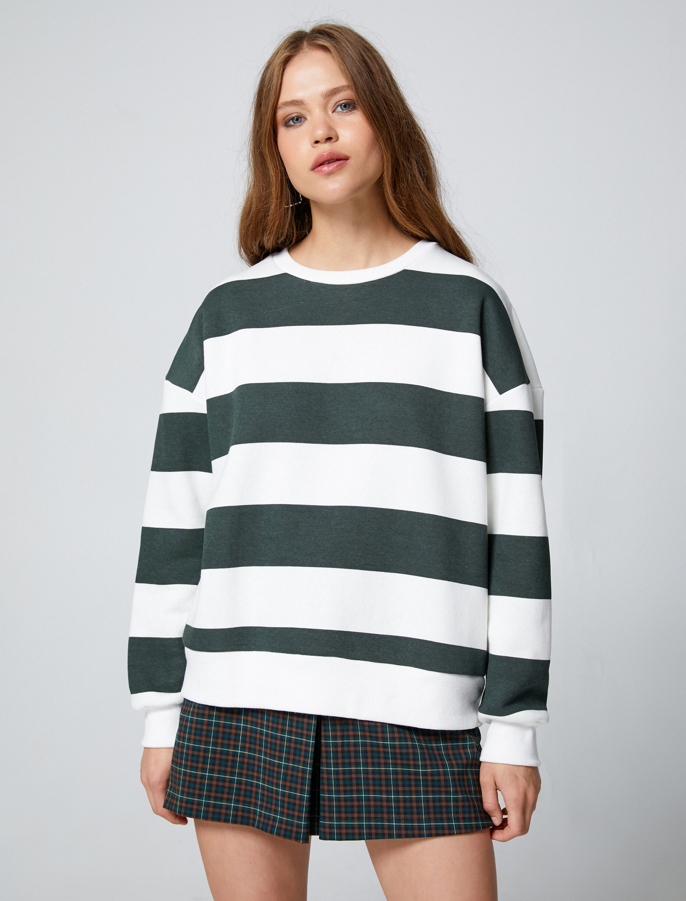   Şardonlu Bisiklet Yaka Sweatshirt Ribanalı Uzun Kollu