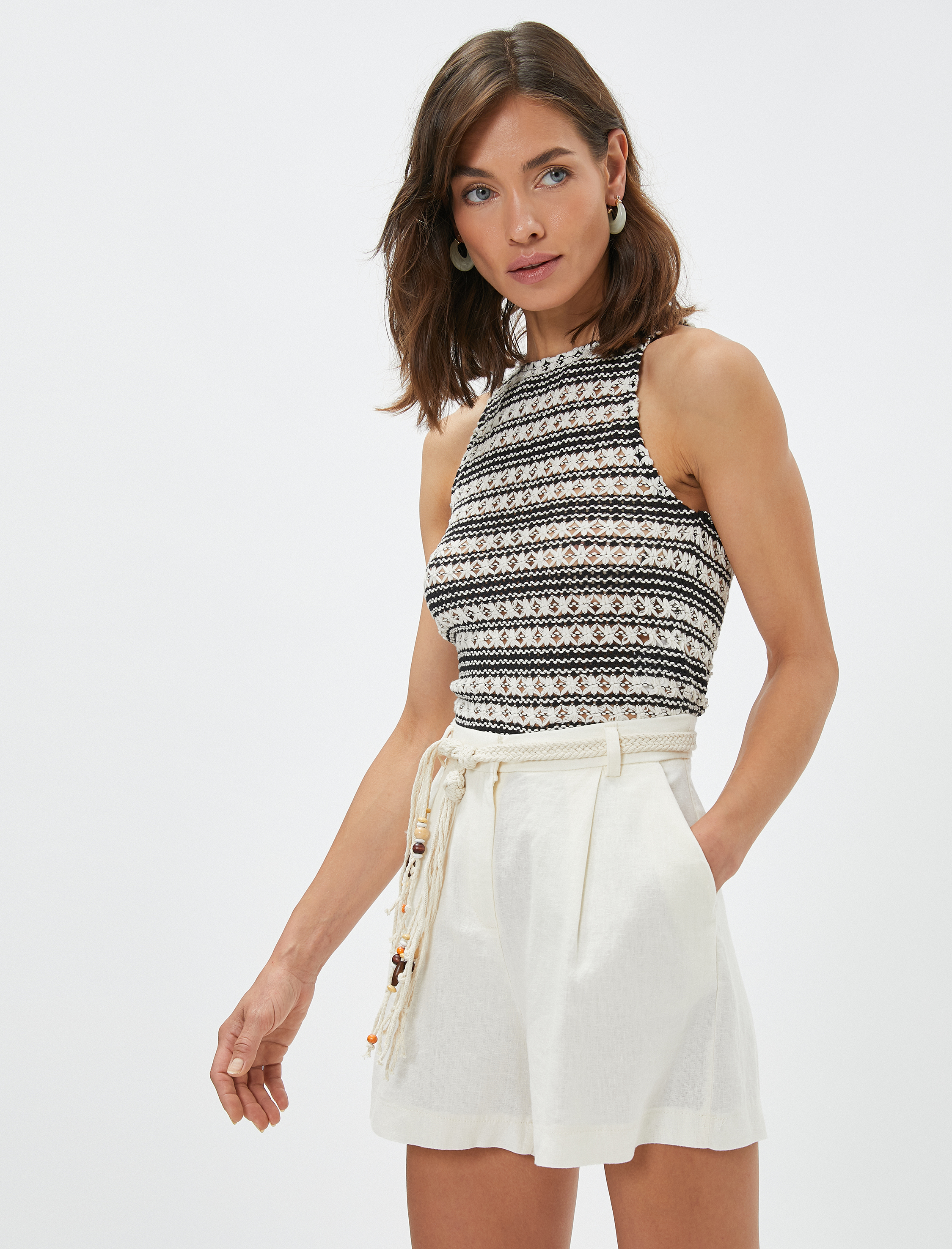   Melis Ağazat X Koton - Cepli Kemerli Keten Karışımlı Şort