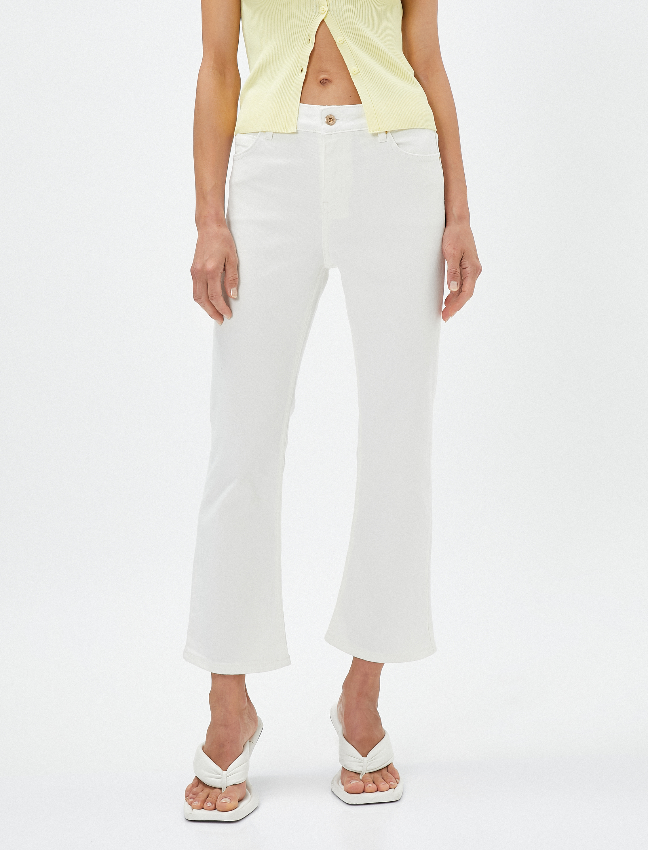   Melis Ağazat X Koton - Yüksek Bel Crop Flare Jean