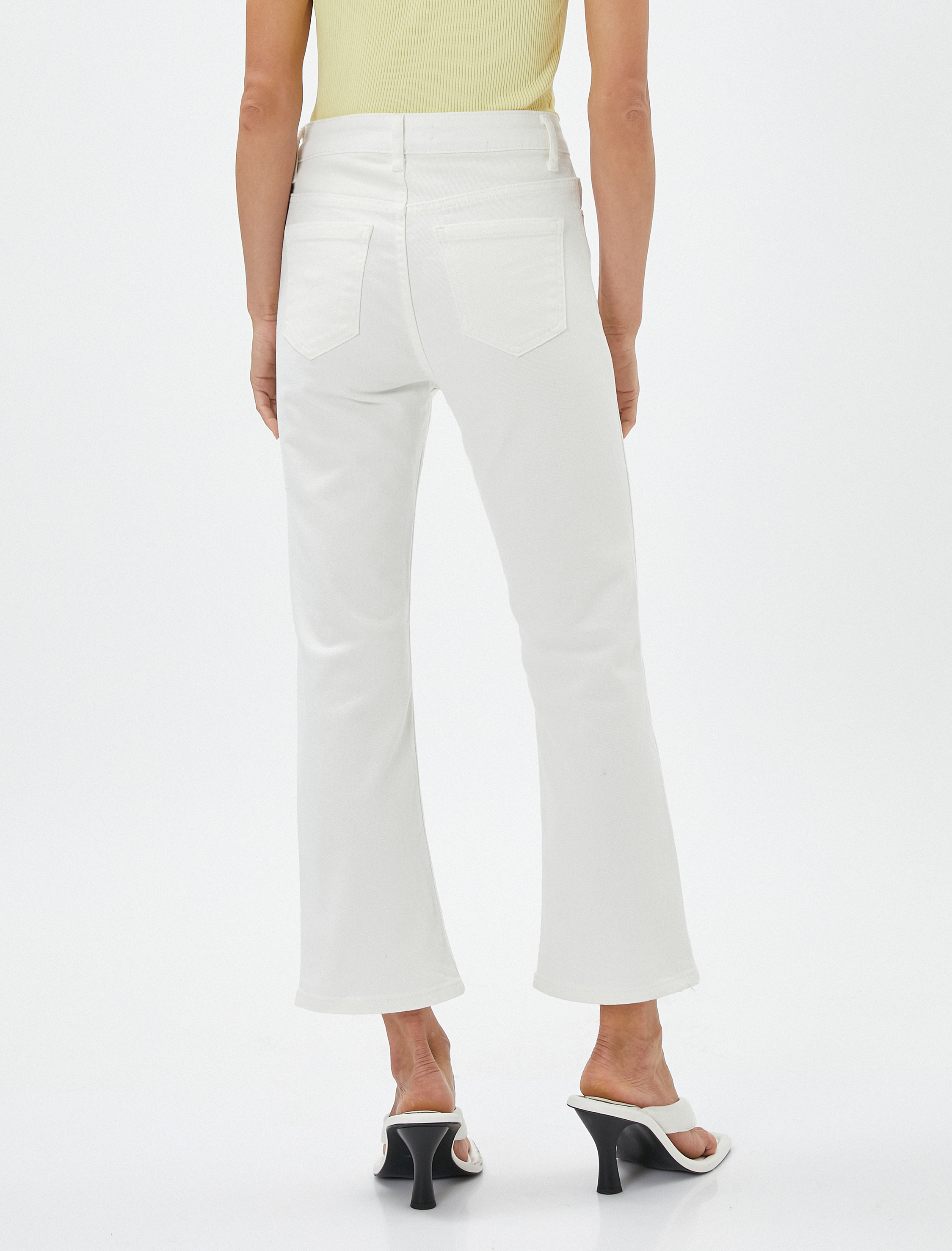   Melis Ağazat X Koton - Yüksek Bel Crop Flare Jean