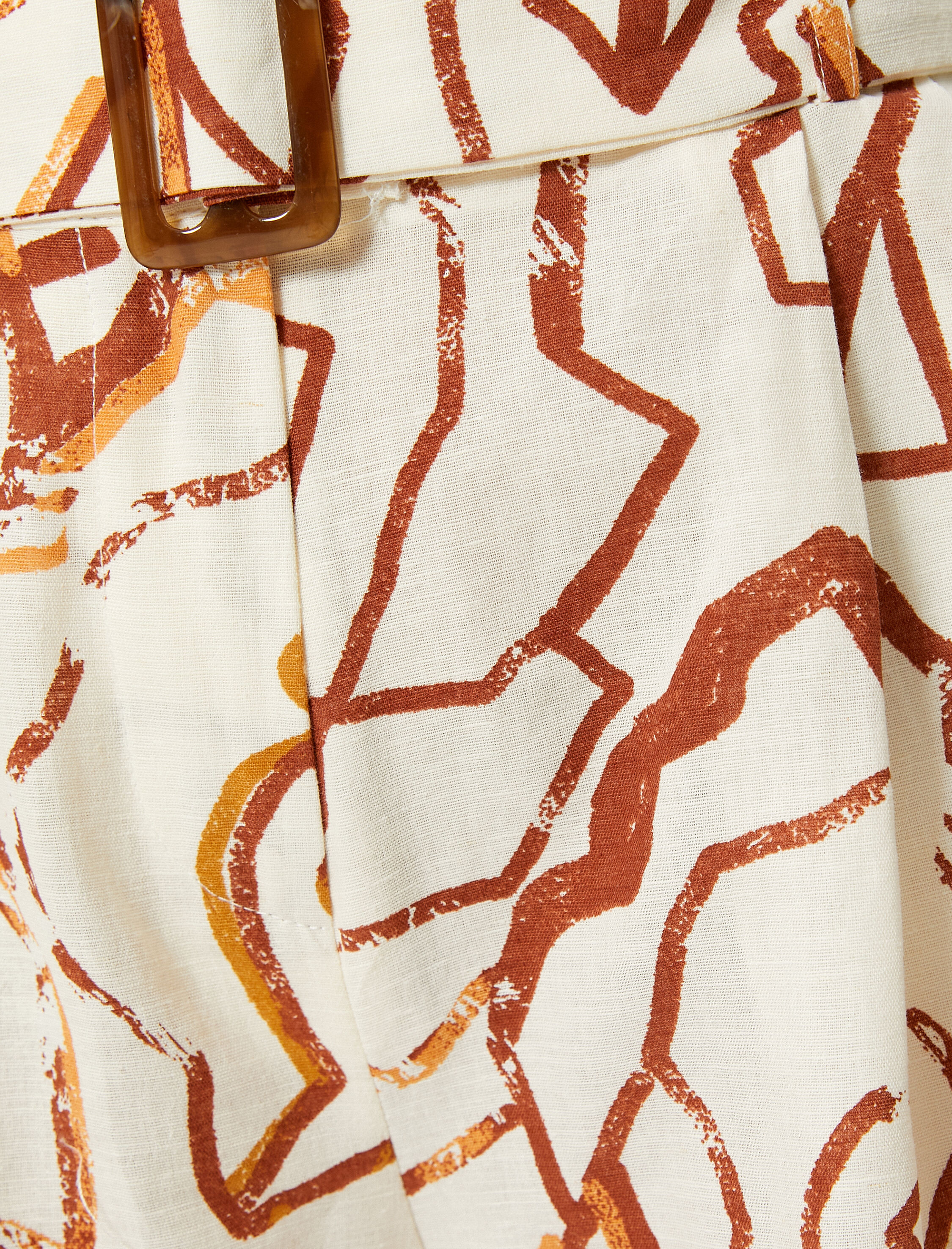   Koton X Şahika Ercümen - Keten Karışımlı Şort Kemer Detaylı Pileli Cepli