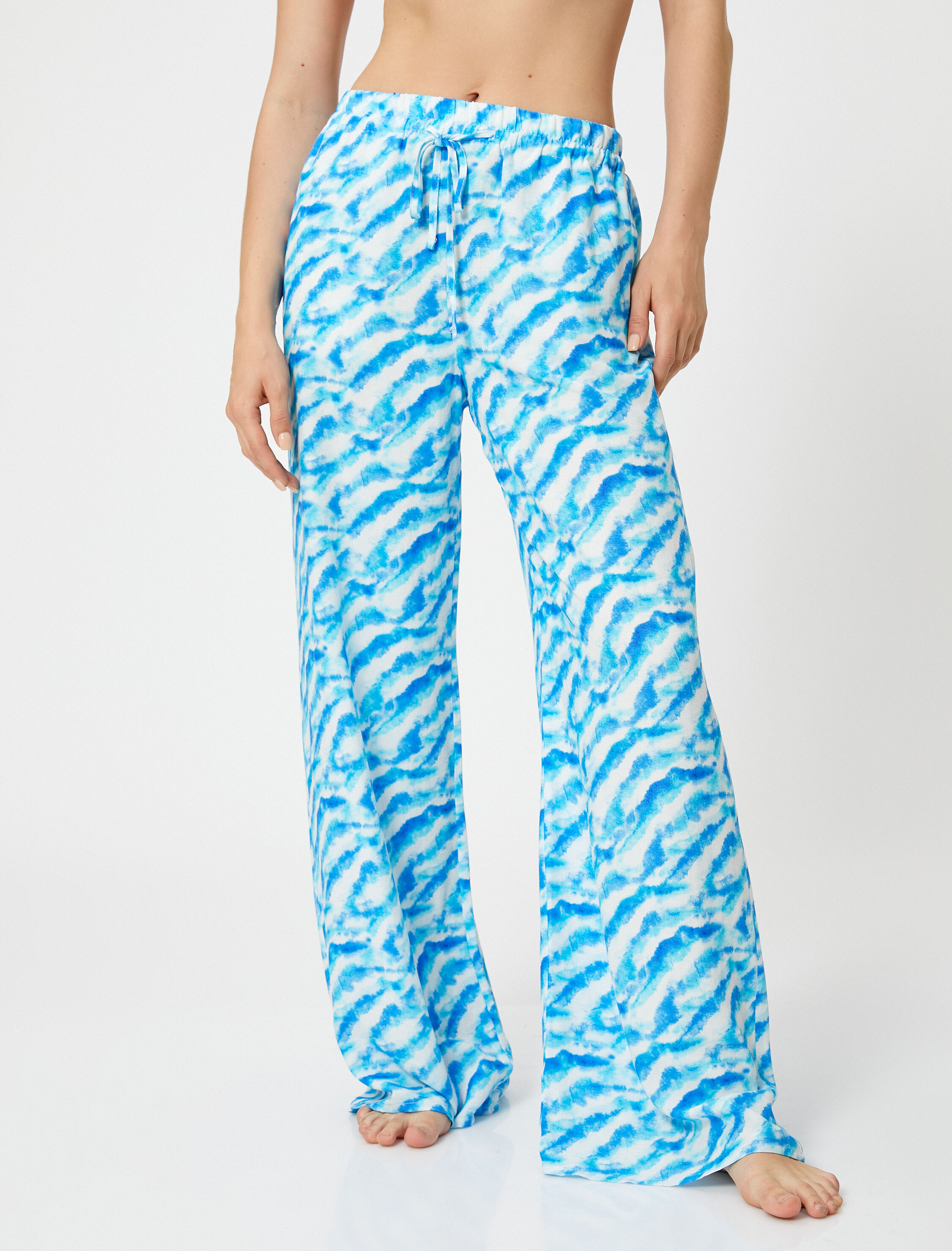   Koton X Şahika Ercümen - Keten Karışımlı Bol Paça Pantolon Cepli Soyut Desenli