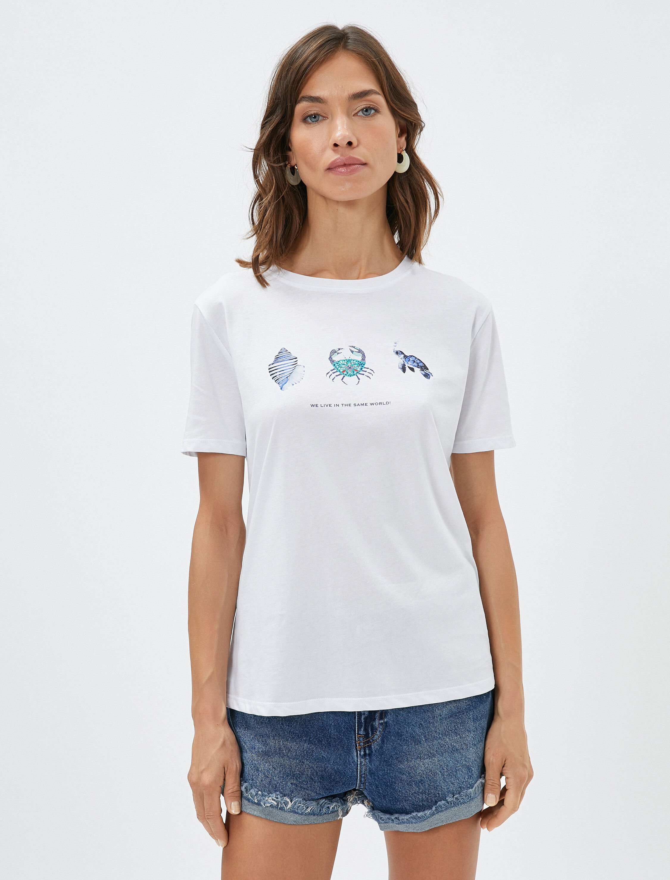   Koton X Şahika Ercümen - Oversize Tişört Kısa Kollu Bisiklet Yaka Baskılı