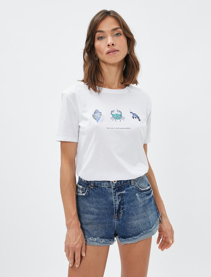  Koton X Şahika Ercümen - Oversize Tişört Kısa Kollu Bisiklet Yaka Baskılı