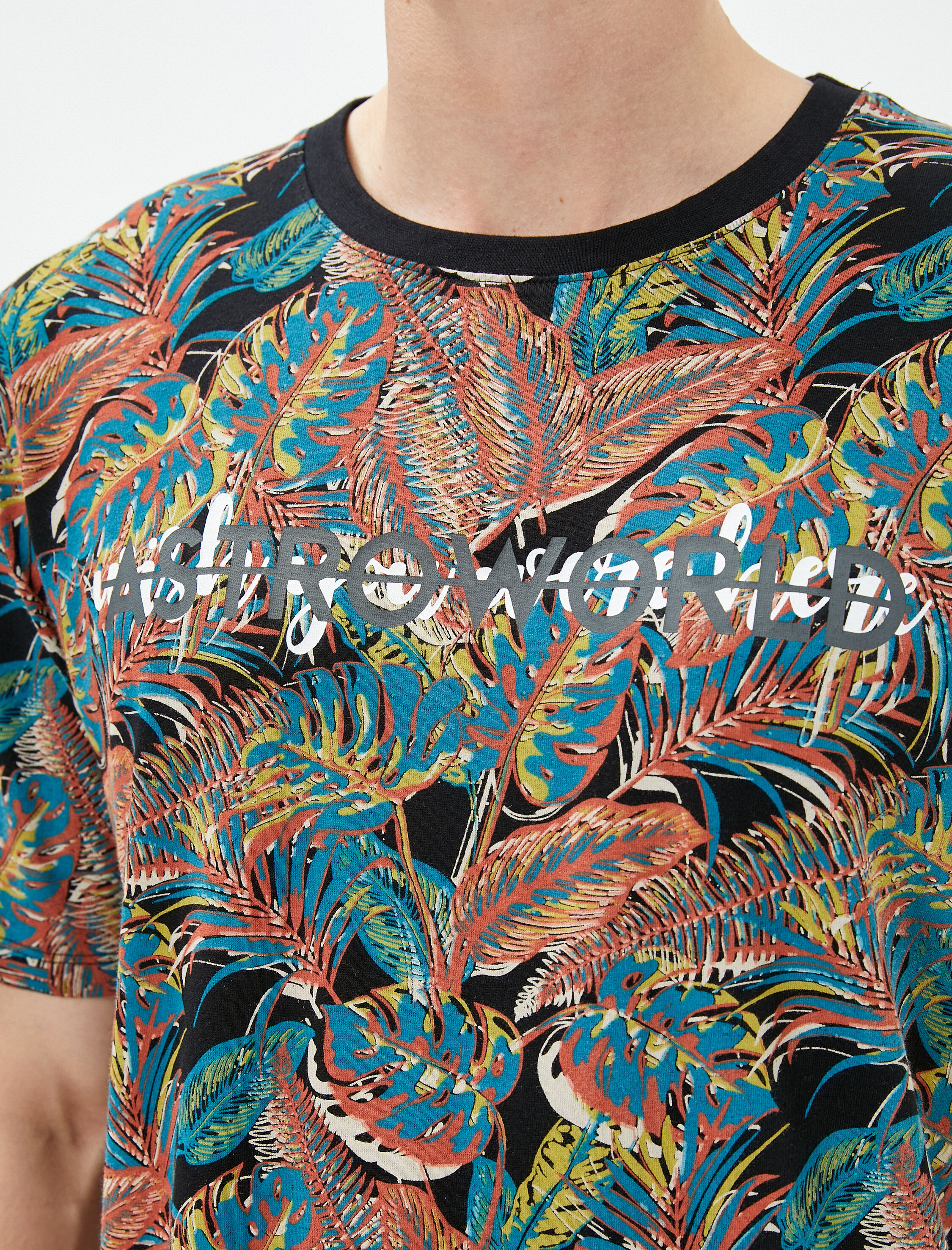   Slogan Baskılı Tişört Yaprak Detaylı Bisiklet Yaka Pamuklu