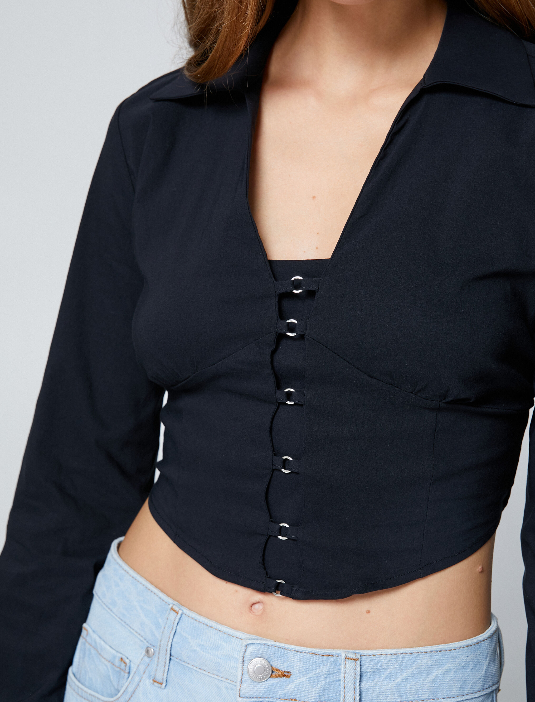   Crop Bluz Uzun Kollu Gömlek Yaka Metal Aksesuar Detaylı