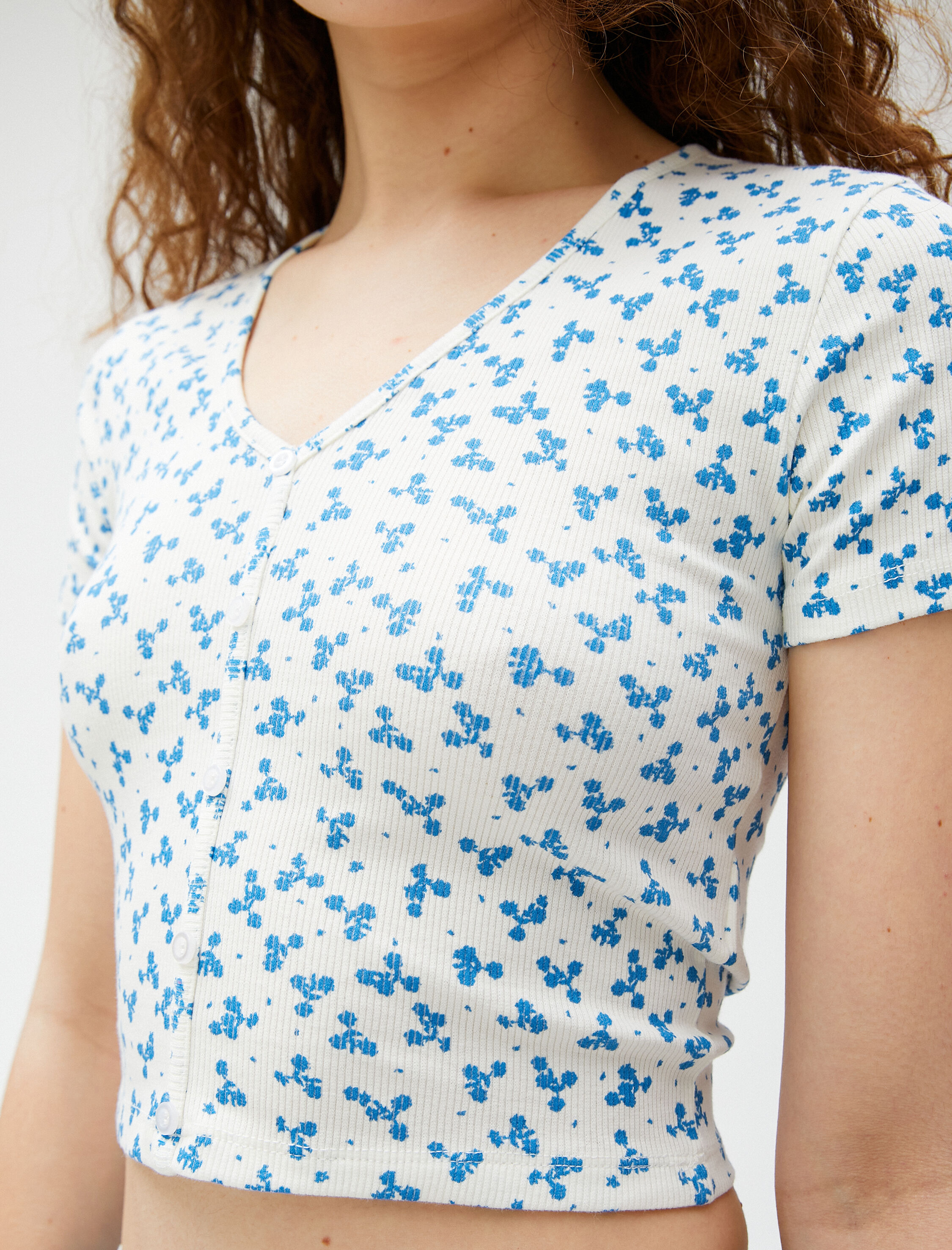   Crop Tişört Baskılı Kısa Kollu V Yaka Pamuklu