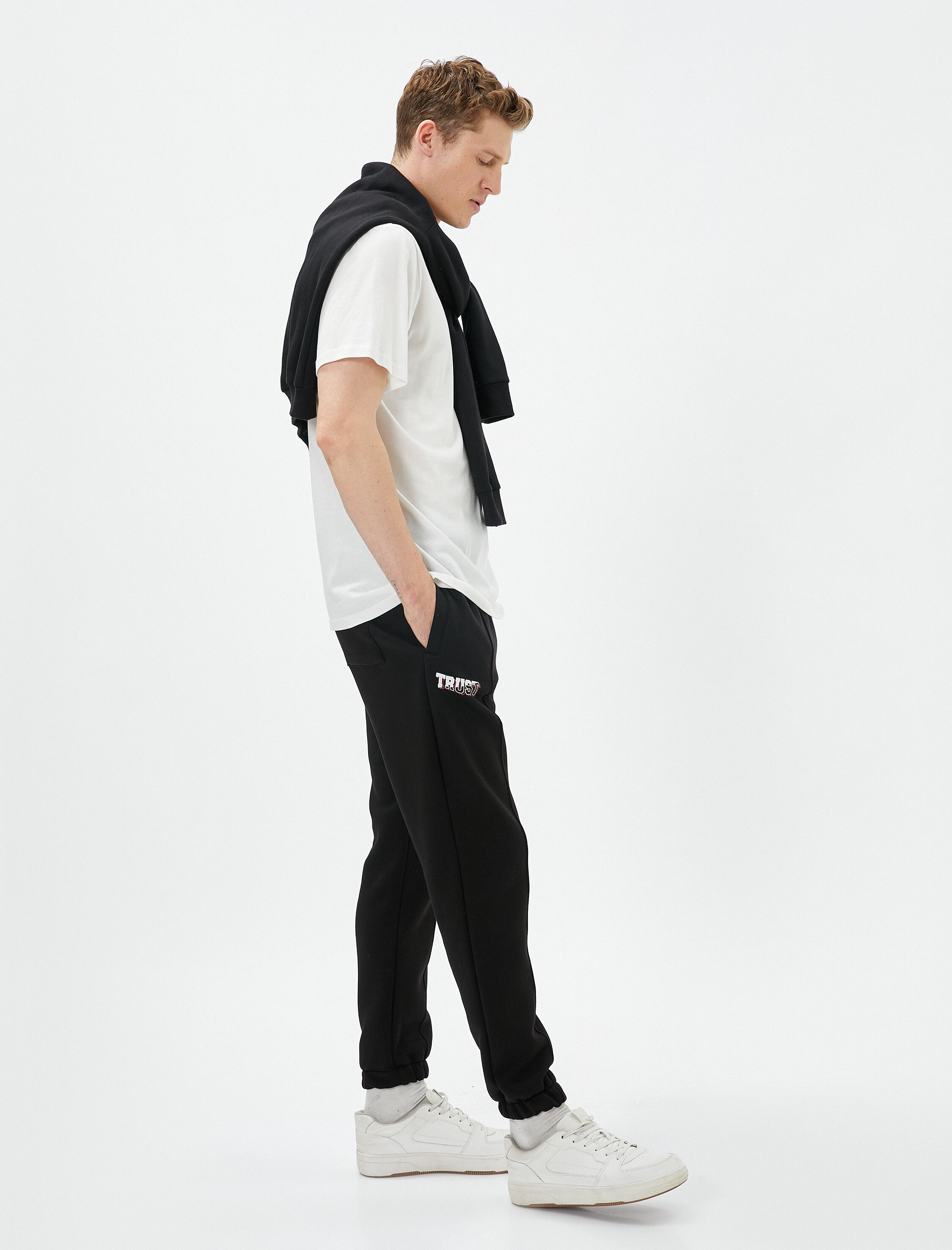   Jogger Eşofman Altı Dikiş Detaylı Slogan Baskılı Beli Bağcıklı Şardonlu