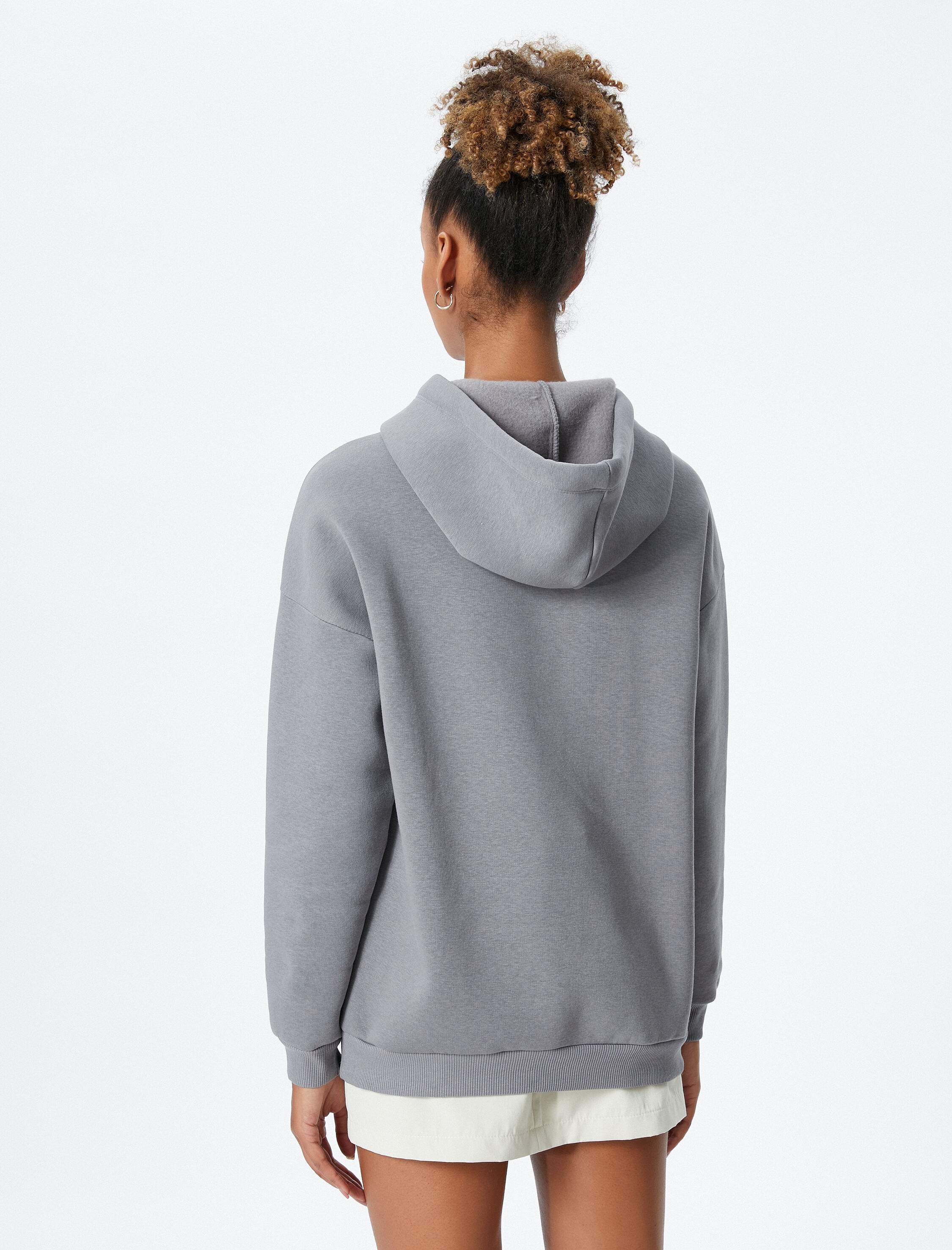   Şardonlu Kapüşonlu Sweatshirt Slogan Baskılı Rahat Kesim Uzun Kollu