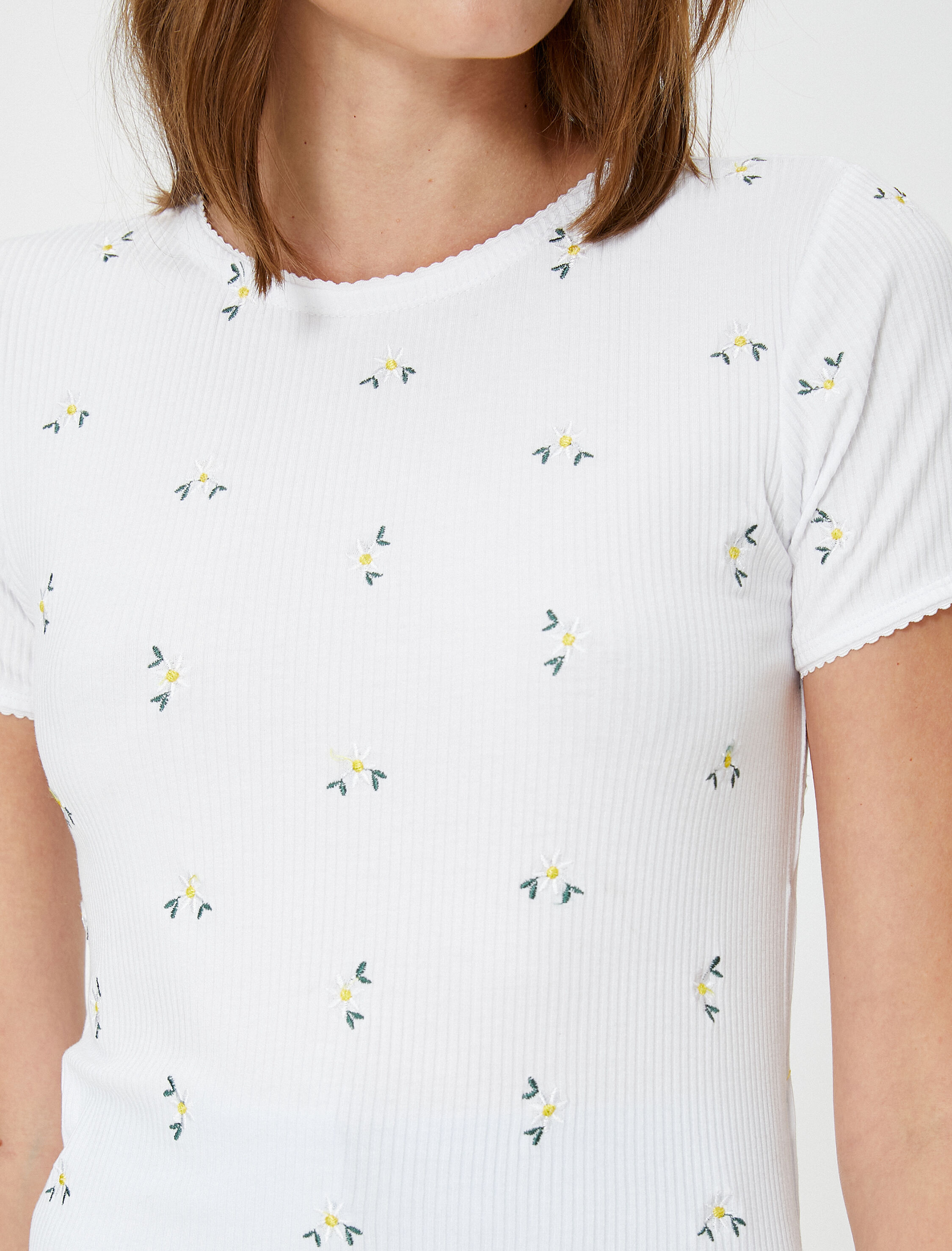   Kısa Kollu Çiçekli Bisiklet Yaka Tişört