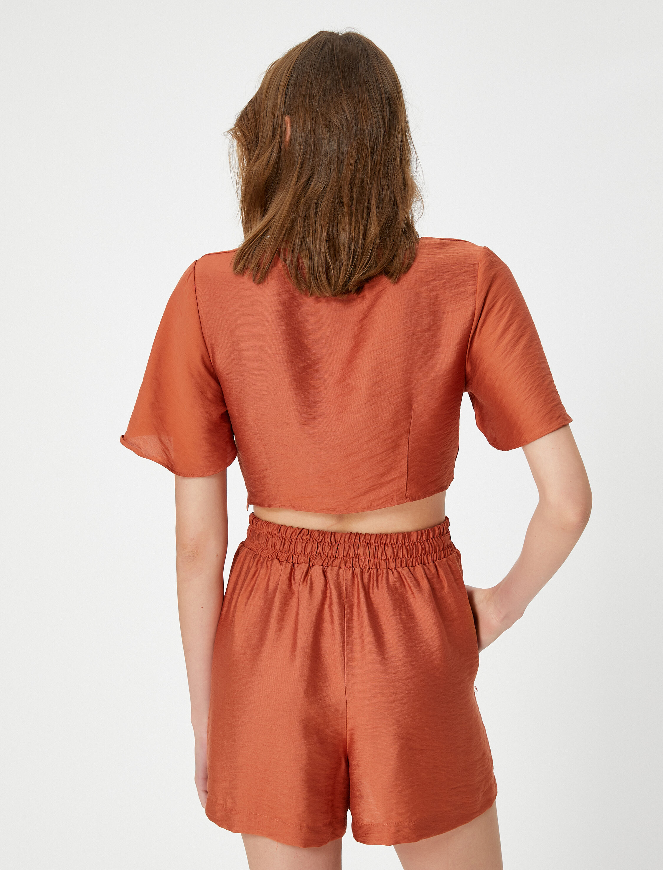   Koton X Şahika Ercümen - Pencere Detaylı Modal Crop Bluz