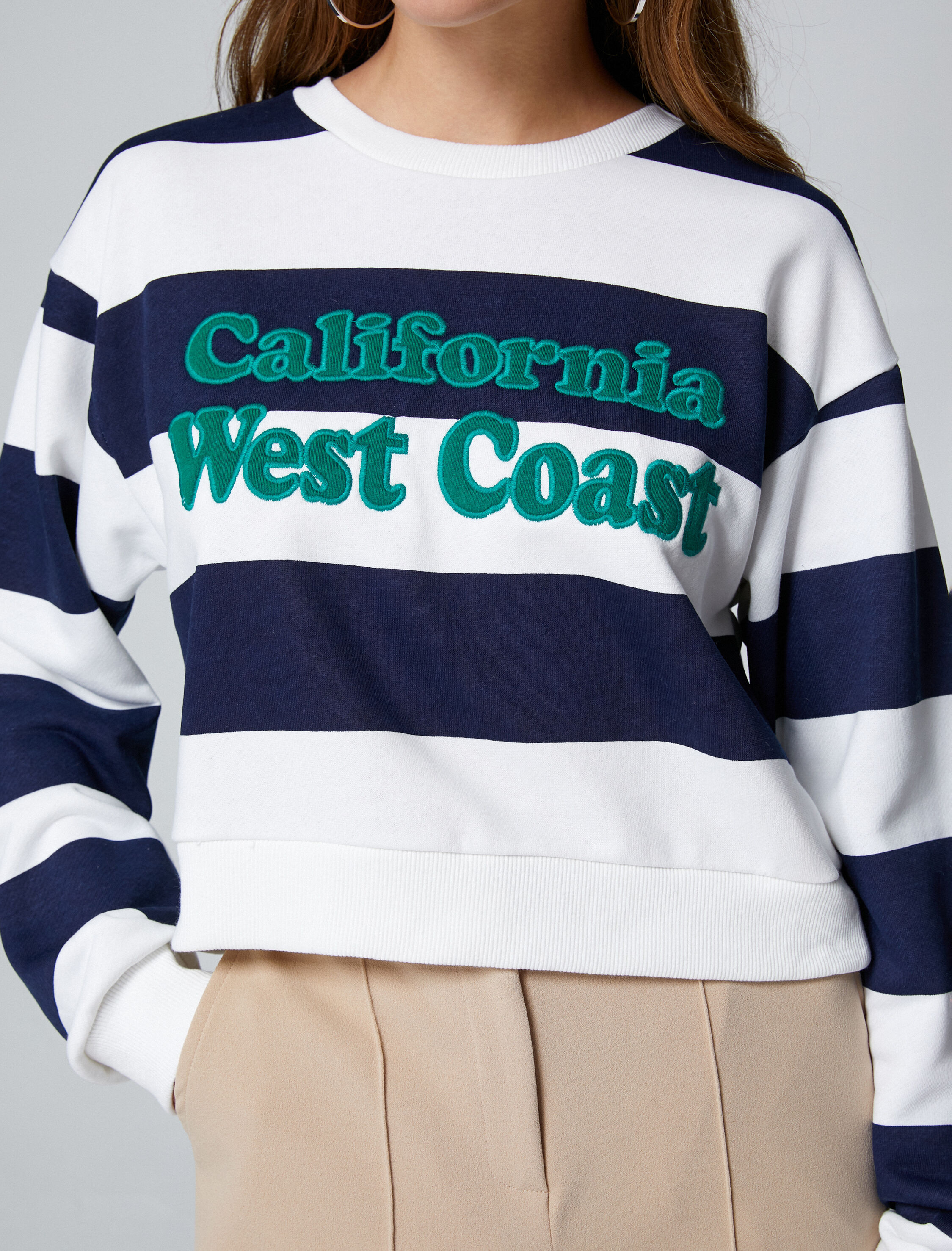   Kolej Sweatshirt Bisiklet Yaka Slogan İşlemeli