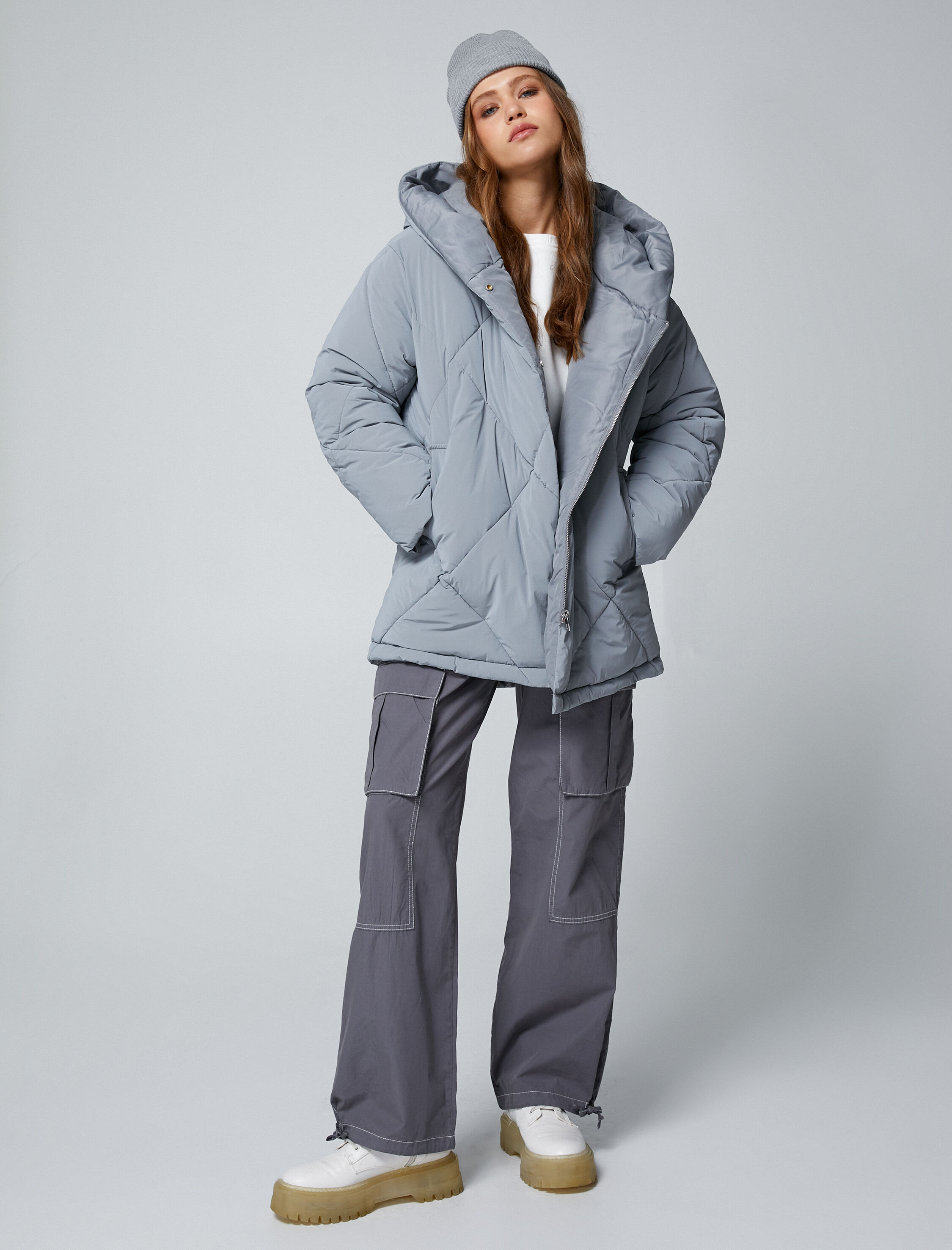   Oversize Şişme Mont Kapüşonlu Kapitoneli Cep Detaylı