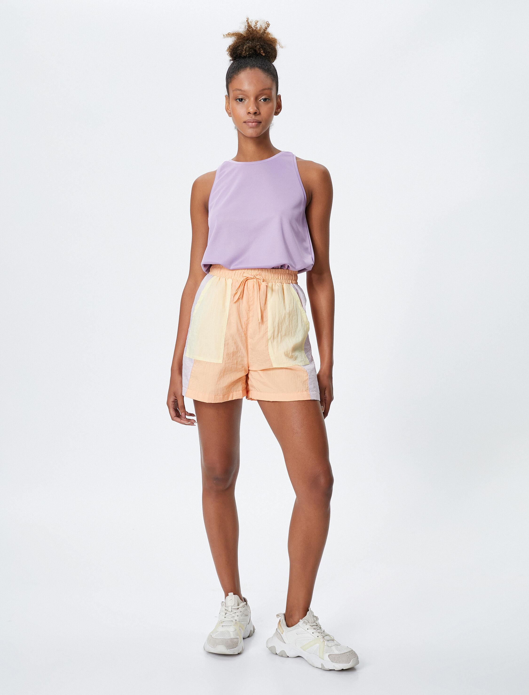   Kolsuz Tişört Minimal Baskılı Yuvarlak Yaka