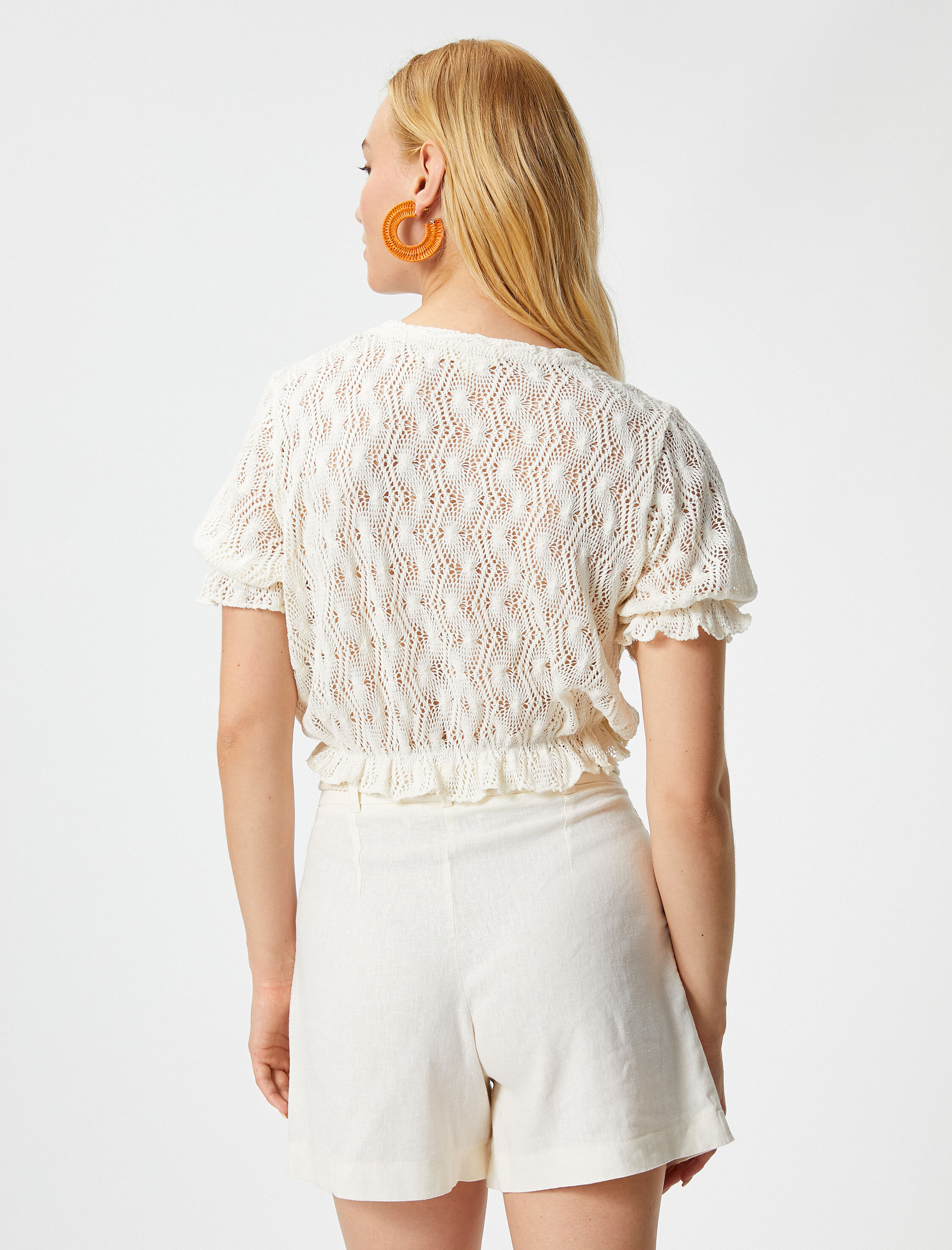   Melis Ağazat X Koton - Crop Dantelli Fırfırlı Tişört