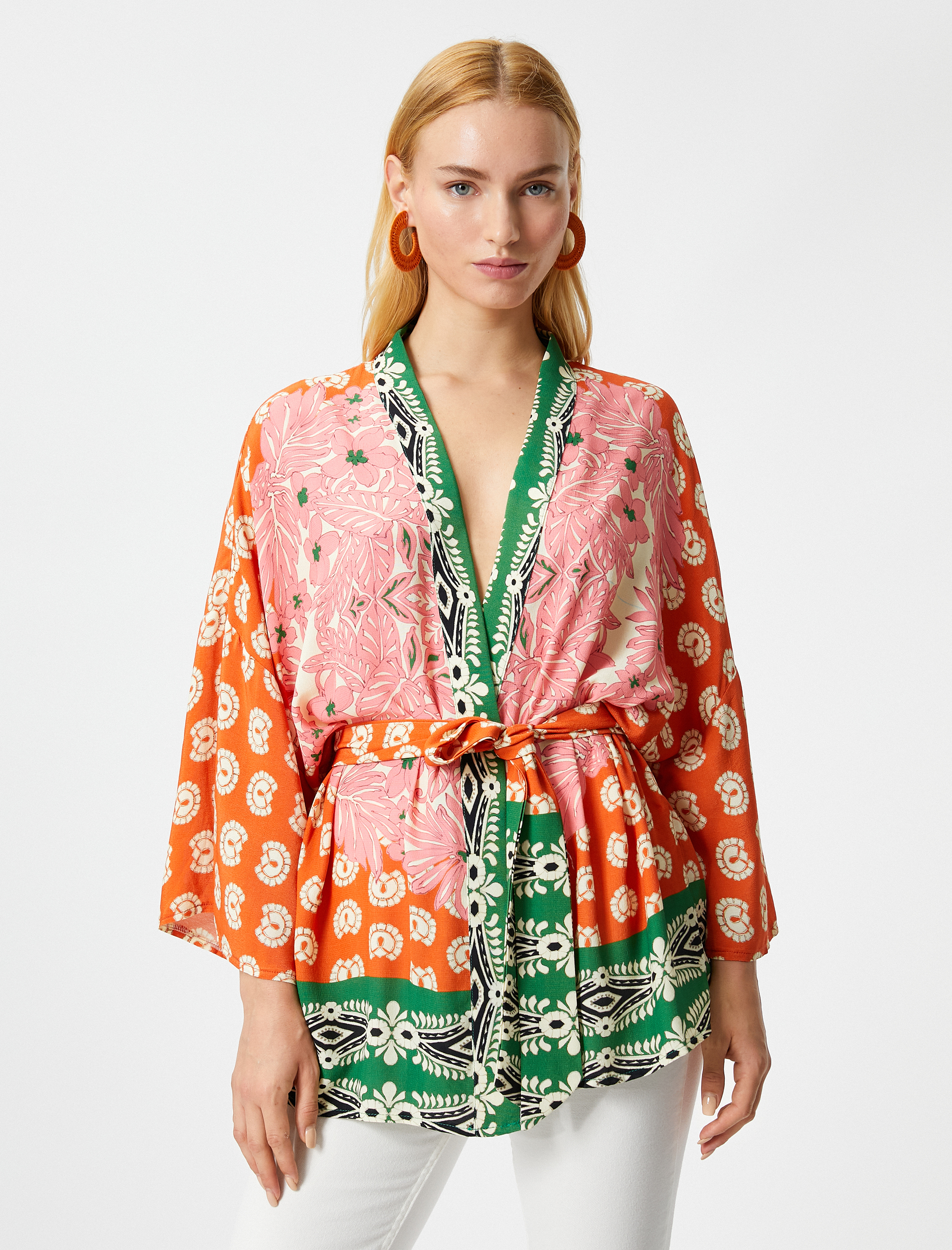   Melis Ağazat X Koton - Etnik Desenli Kuşaklı Kimono