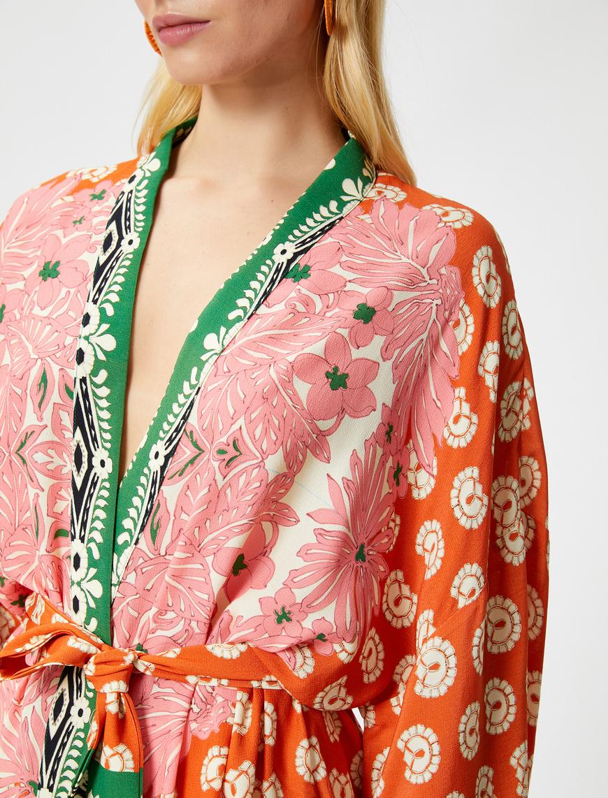   Melis Ağazat X Koton - Etnik Desenli Kuşaklı Kimono