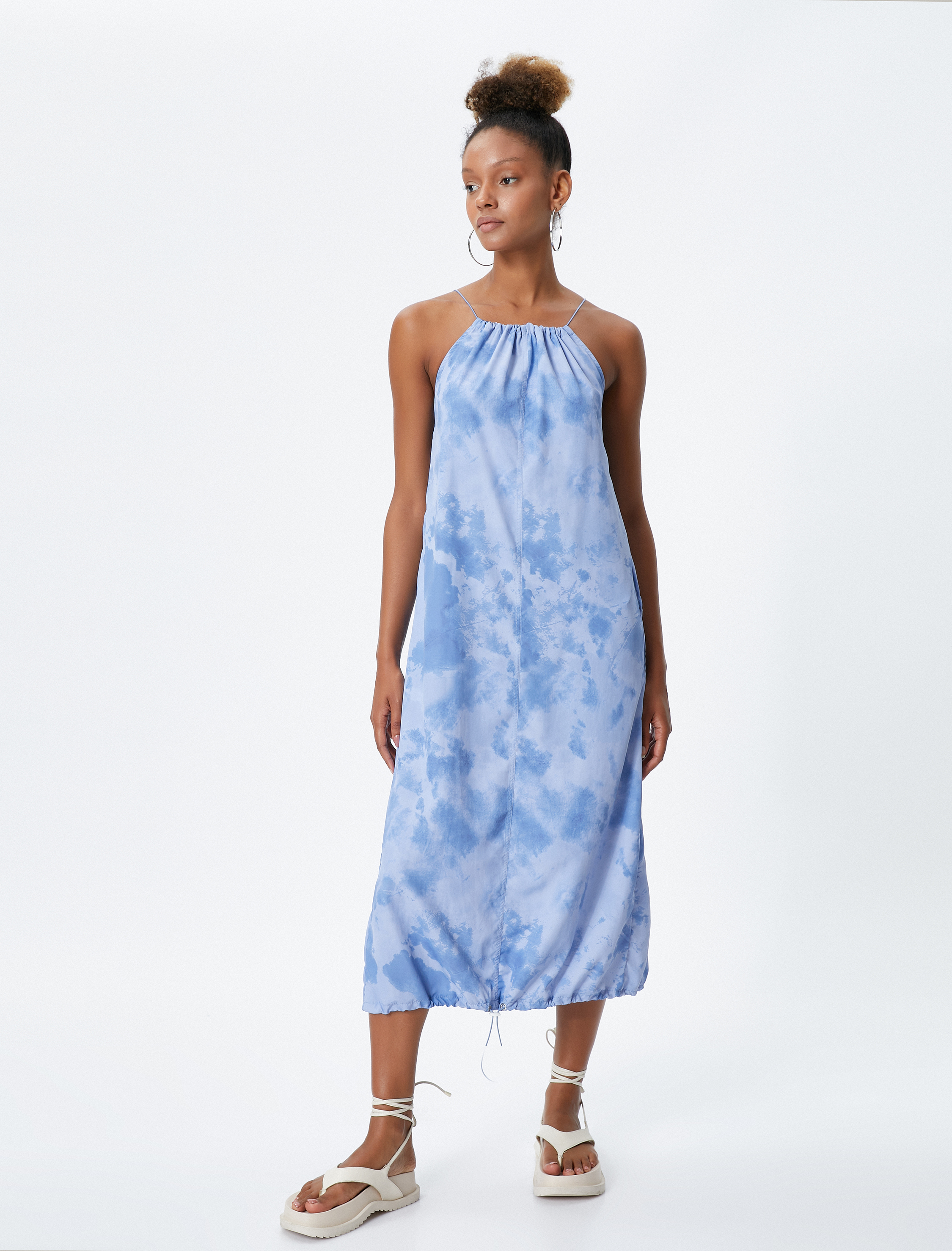   Paraşüt Elbise Halter Yaka Etek Ucu Büzgülü Cepli Batik Desenli