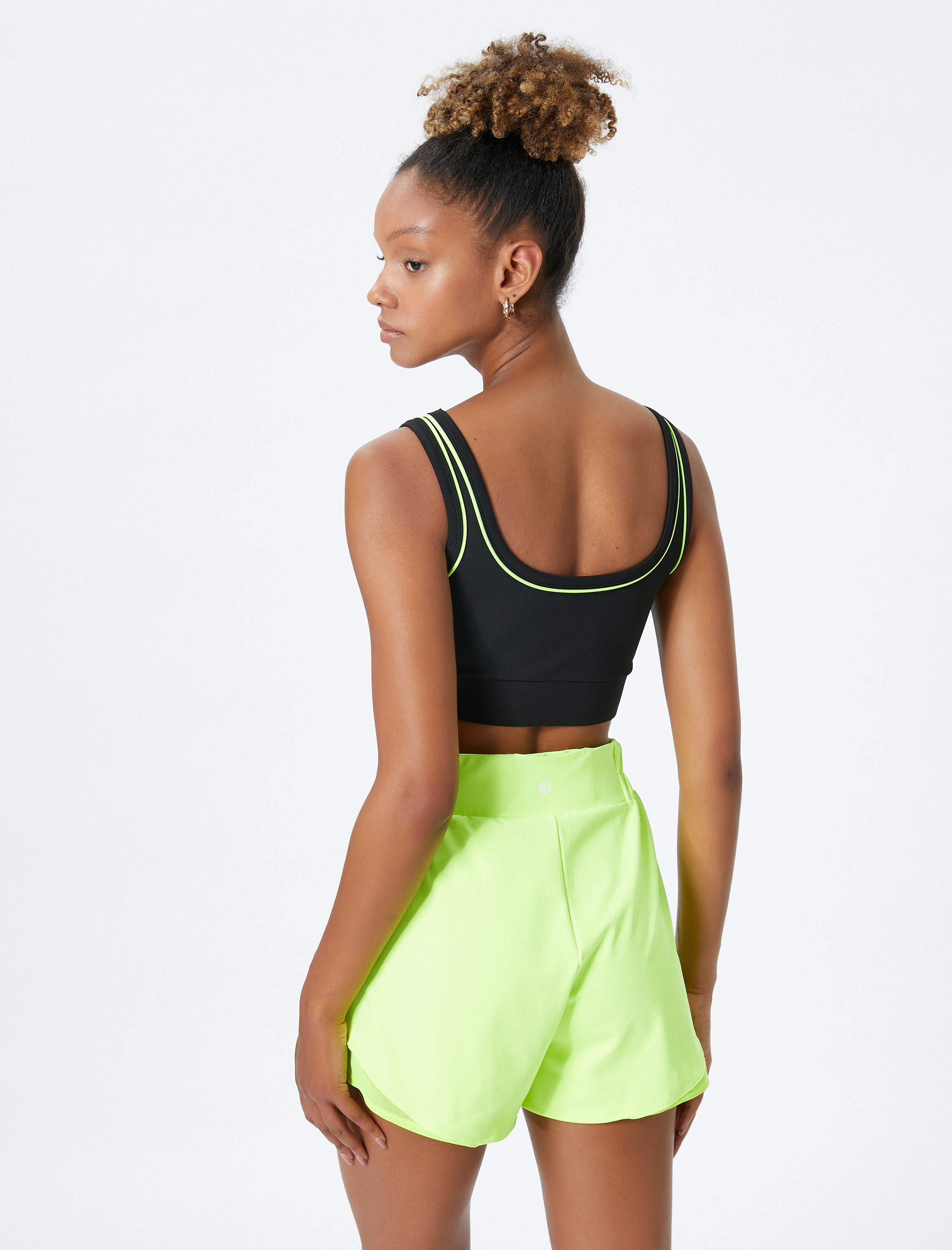   Sporcu Sütyeni Biye Detaylı Kare Yaka