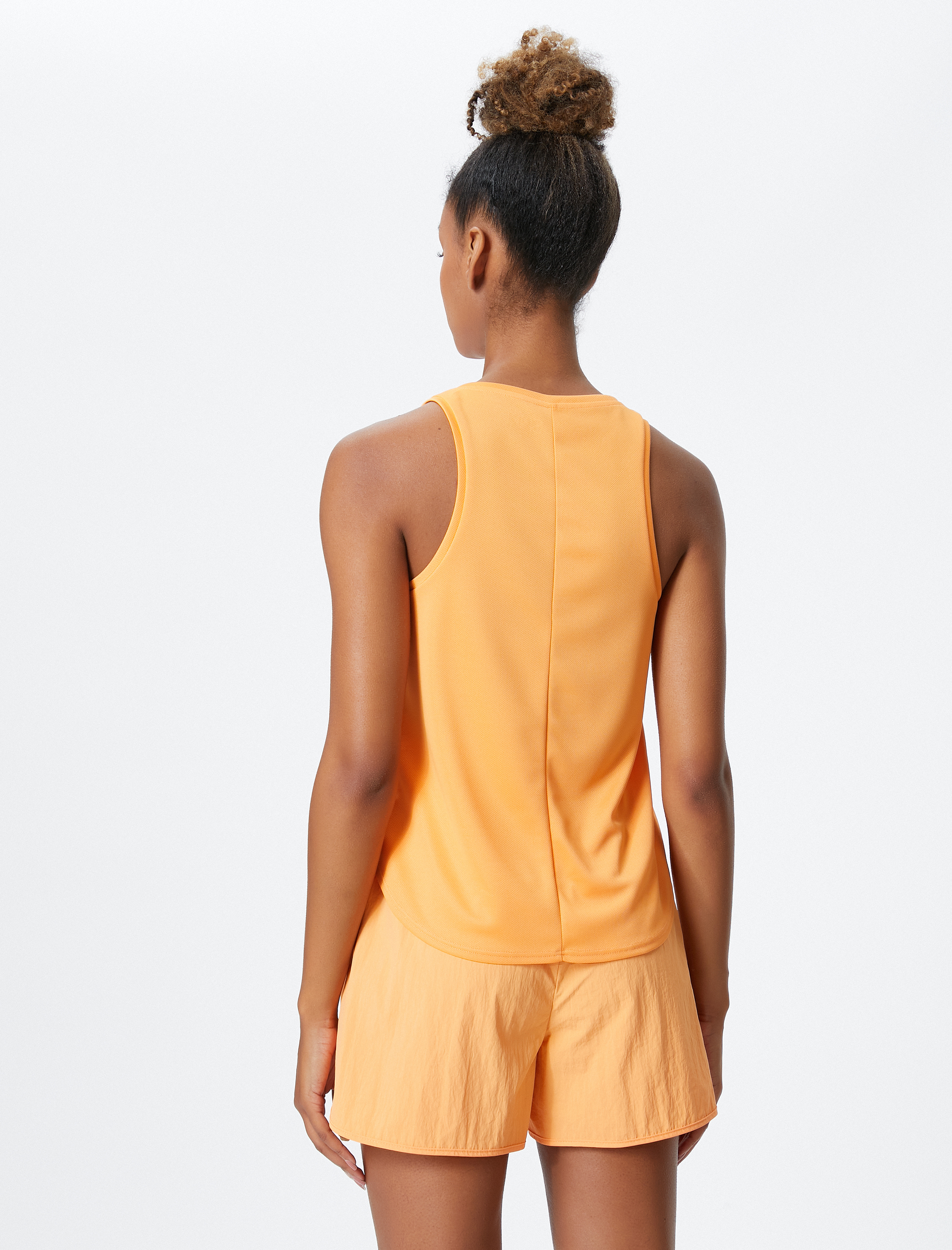   Kolsuz Tişört Minimal Baskılı Yuvarlak Yaka