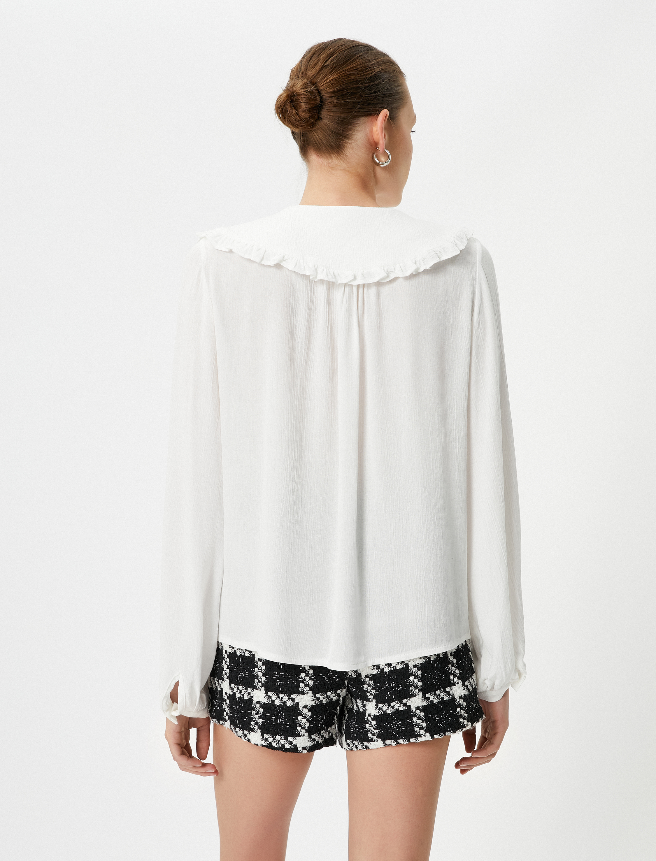   Uzun Kollu Gömlek Bebe Yaka Fırfırlı Düğmeli