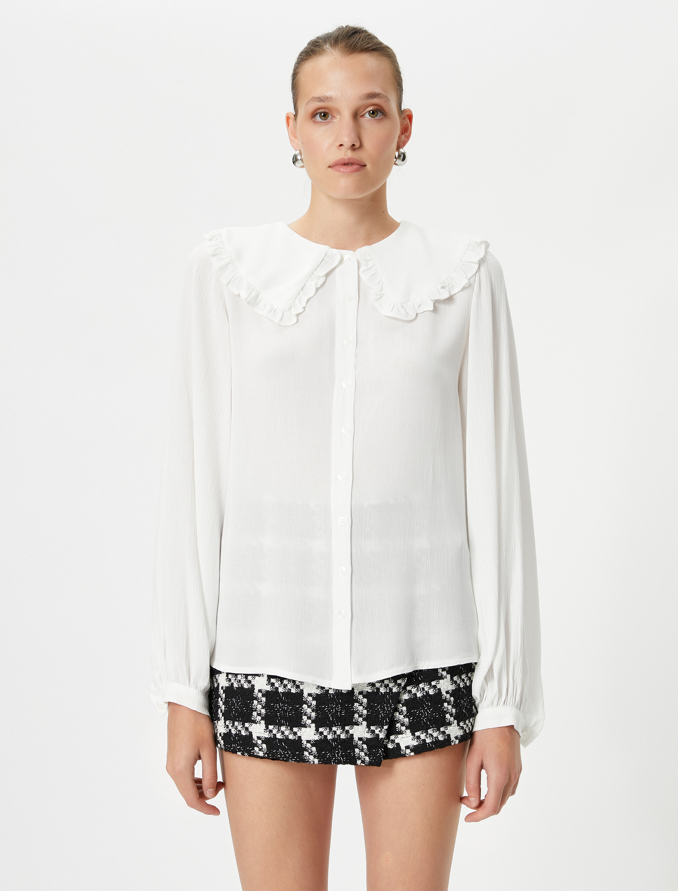   Uzun Kollu Gömlek Bebe Yaka Fırfırlı Düğmeli