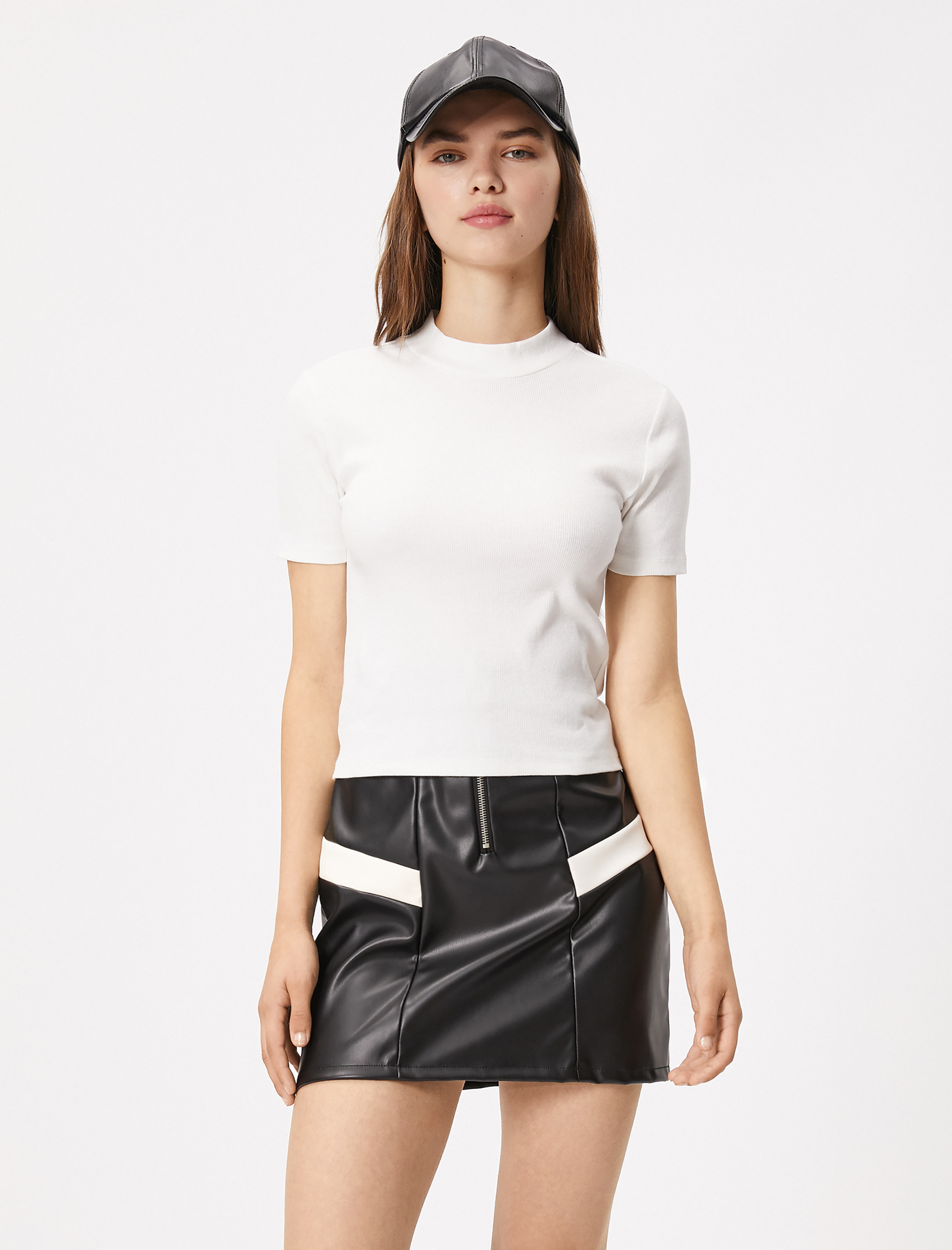 Basic Triko Tişört Slim Fit Kısa Kollu Bisiklet Yaka Pamuklu