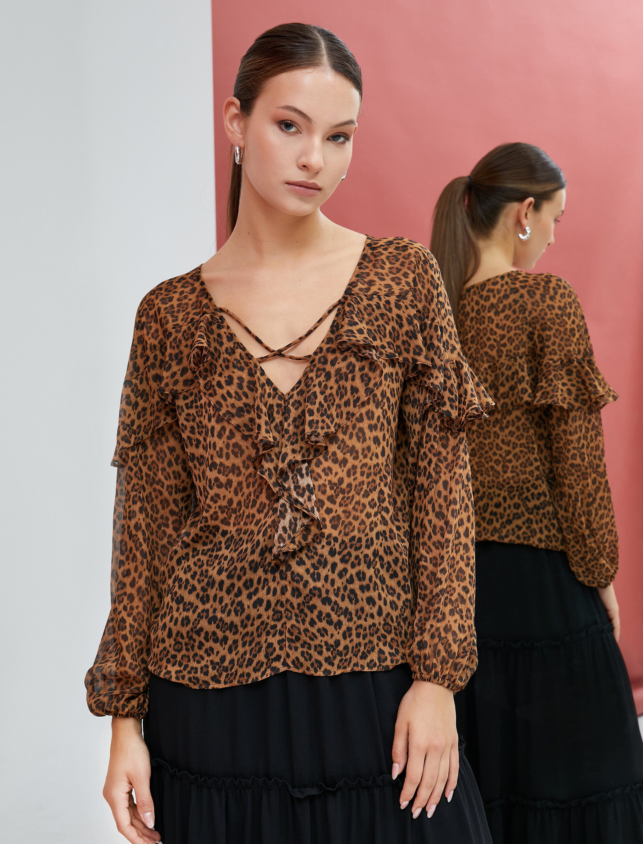 Leopar Desenli Bluz Şifon Uzun Kollu Fırfırlı V Yaka
