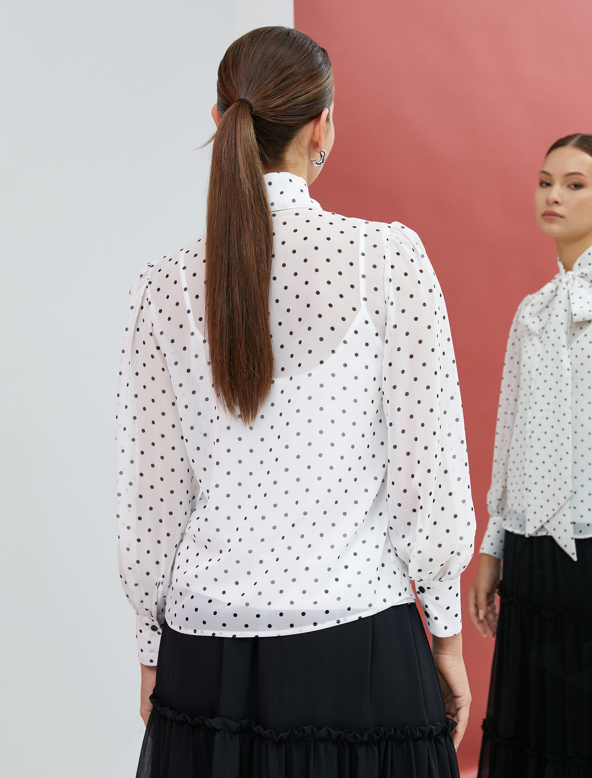 Fular Yaka Bluz Puantiyeli Balon Kollu Şifon