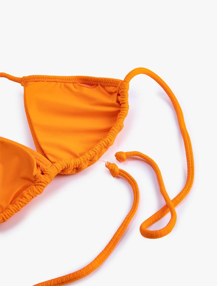  Üçgen Bikini Üstü Dokulu Boyundan Bağlamalı Kaplı