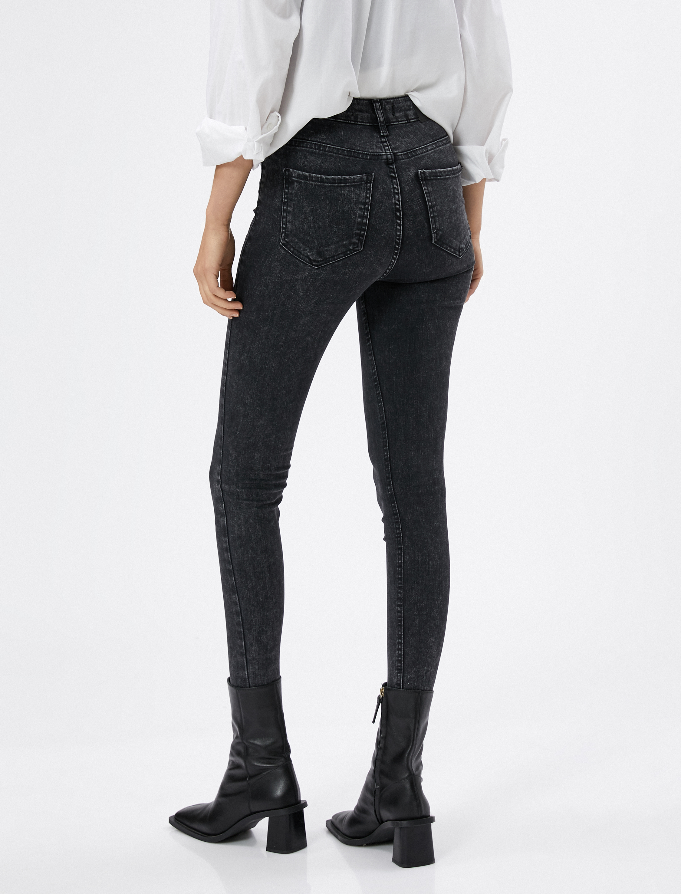Siyah Kadın Dar Paça Kot Pantolon Dar Kesim Carmen Jeans 4WAL40113MD